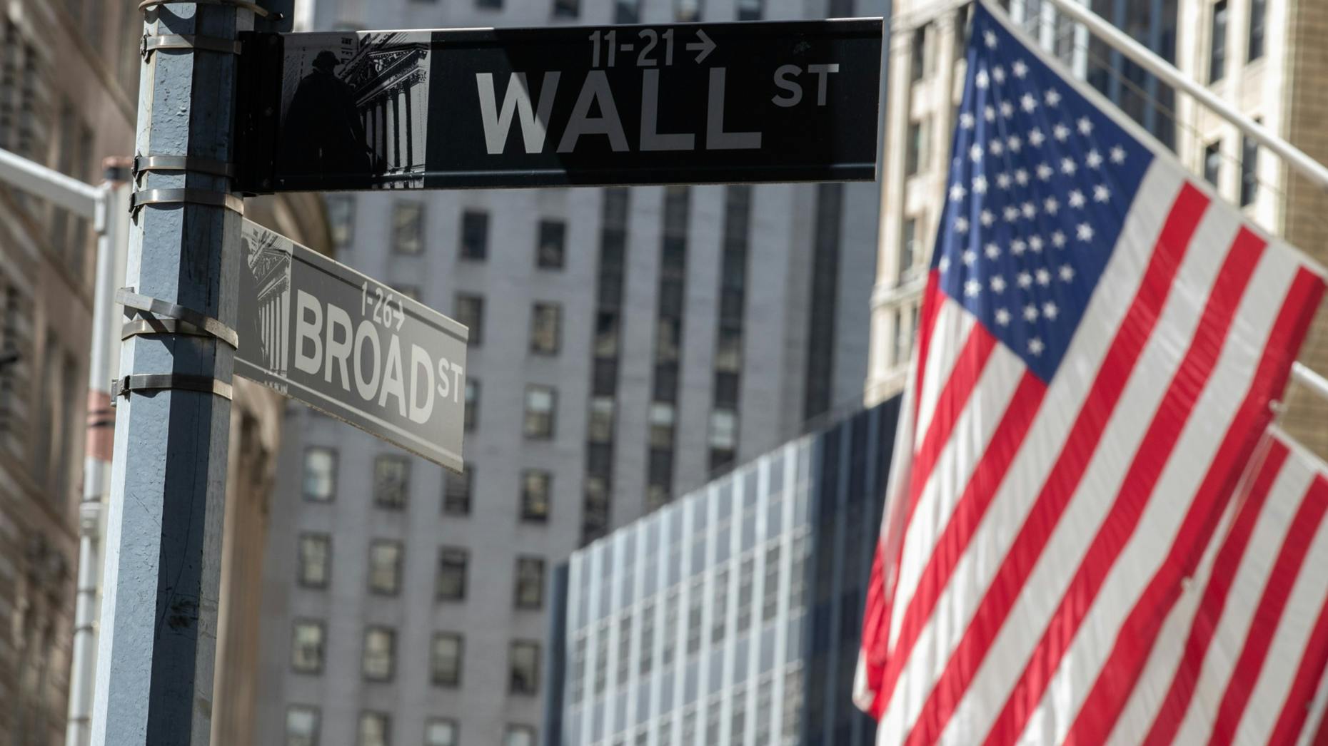 Wall Street Firm Pounces on SVB Implosion With Offer to Buy Deposit Claims