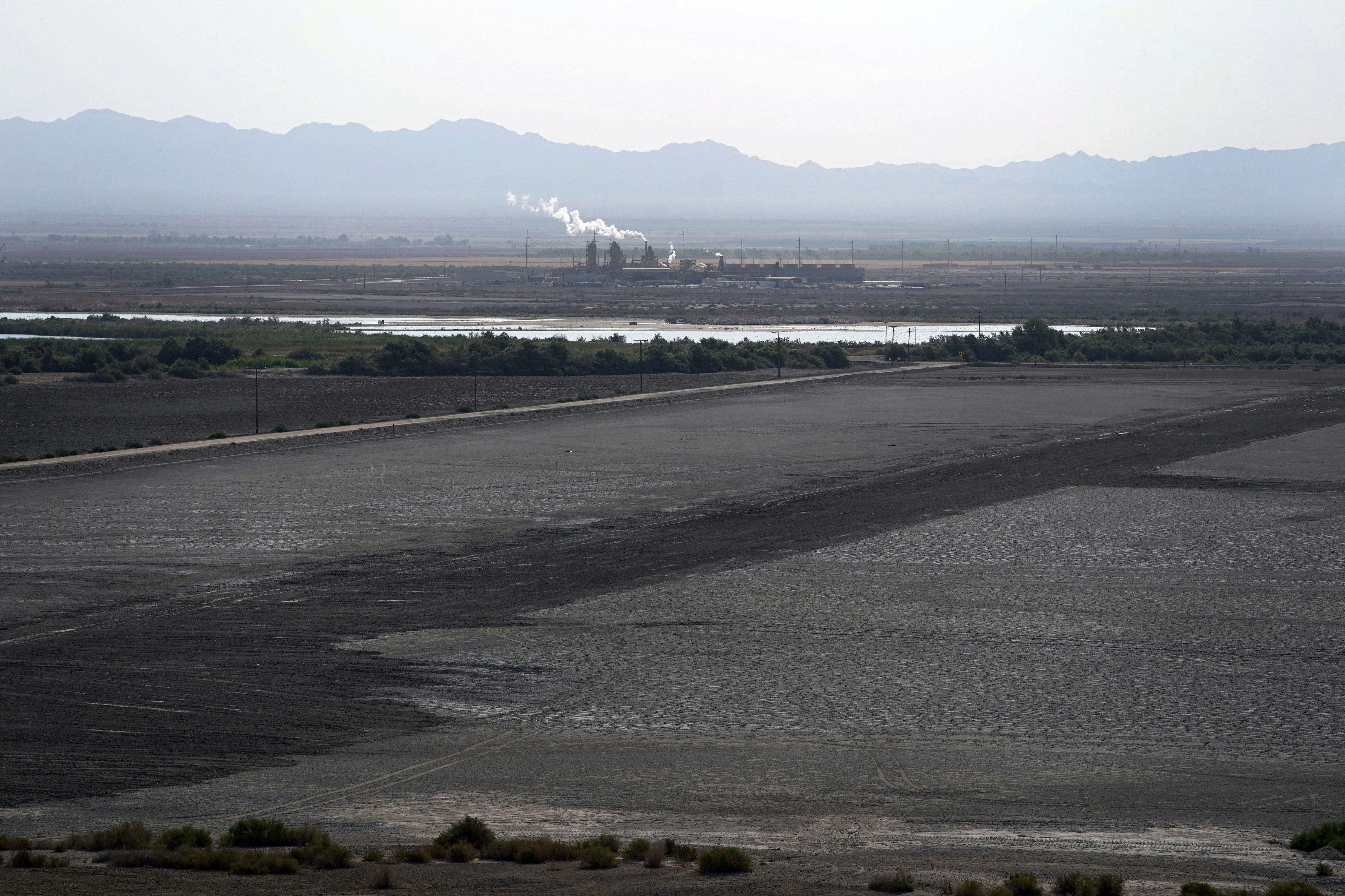 Several mining companies are seeking to produce lithium from the Salton Sea in California. Photo: Marcio Jose Sanchez/AP