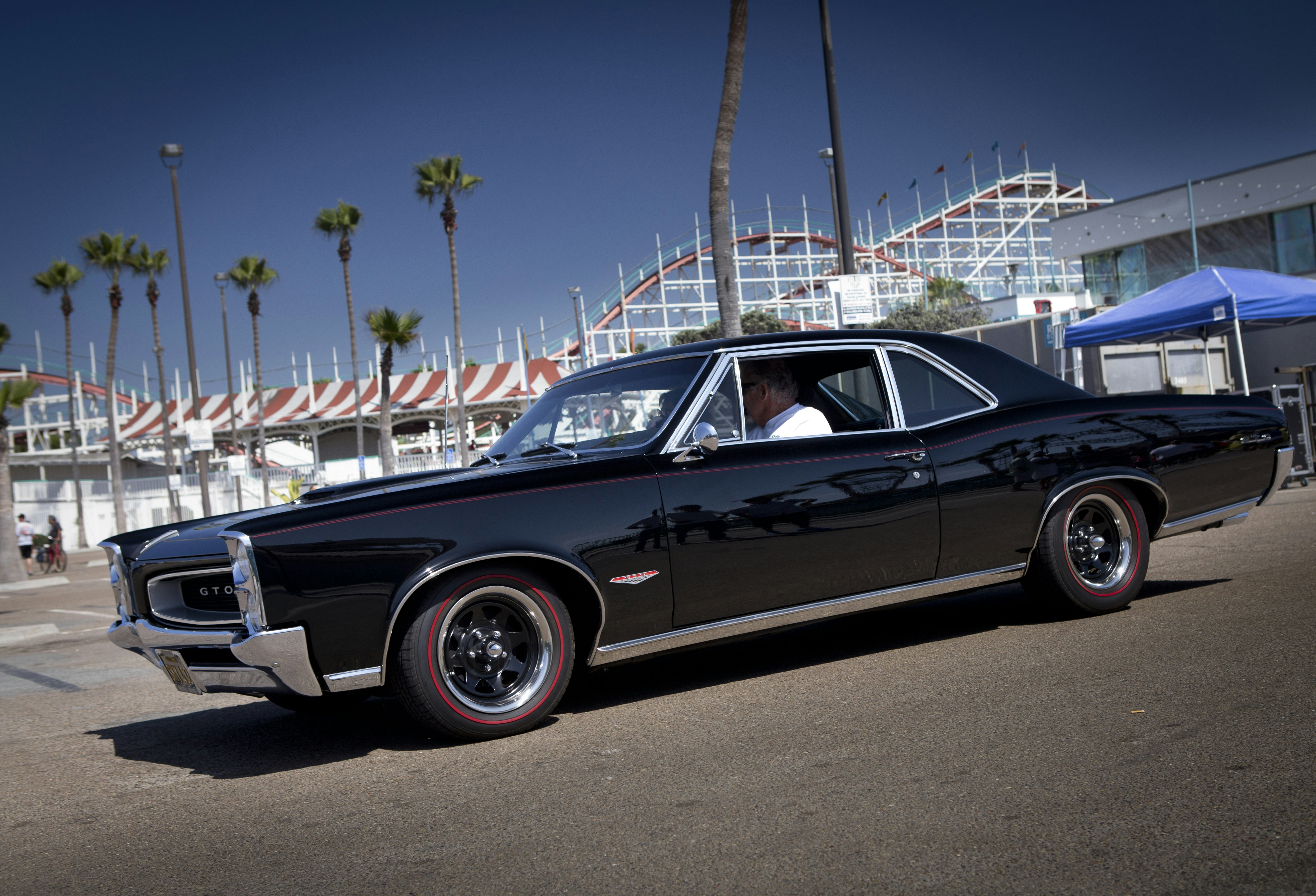 Up to 1 billion combustion vehicles will still be on the road globally three decades from now despite the rapid shift to electric cars. Photo: Dünzl/ullstein bild/Getty.  