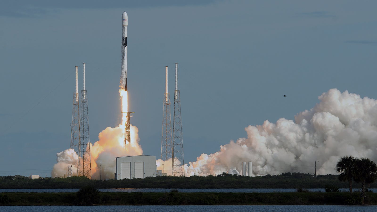 A SpaceX rocket lifts off from Cape Canaveral Air Force Station carrying 60 Starlink satellites in 2019. Photo by Getty
