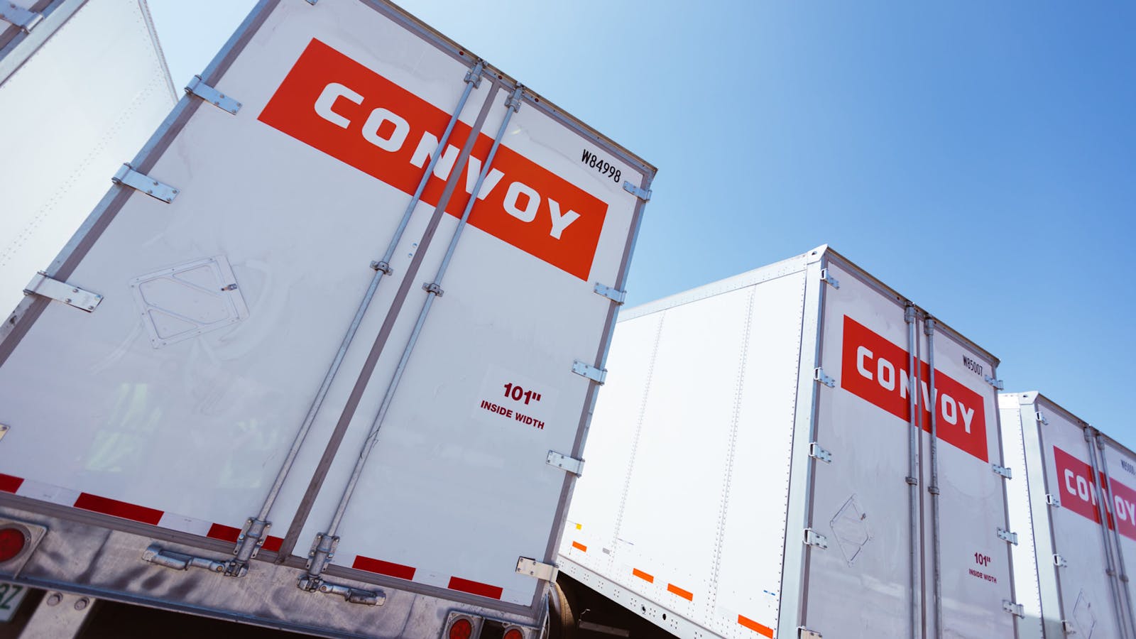 Photo by Convoy.