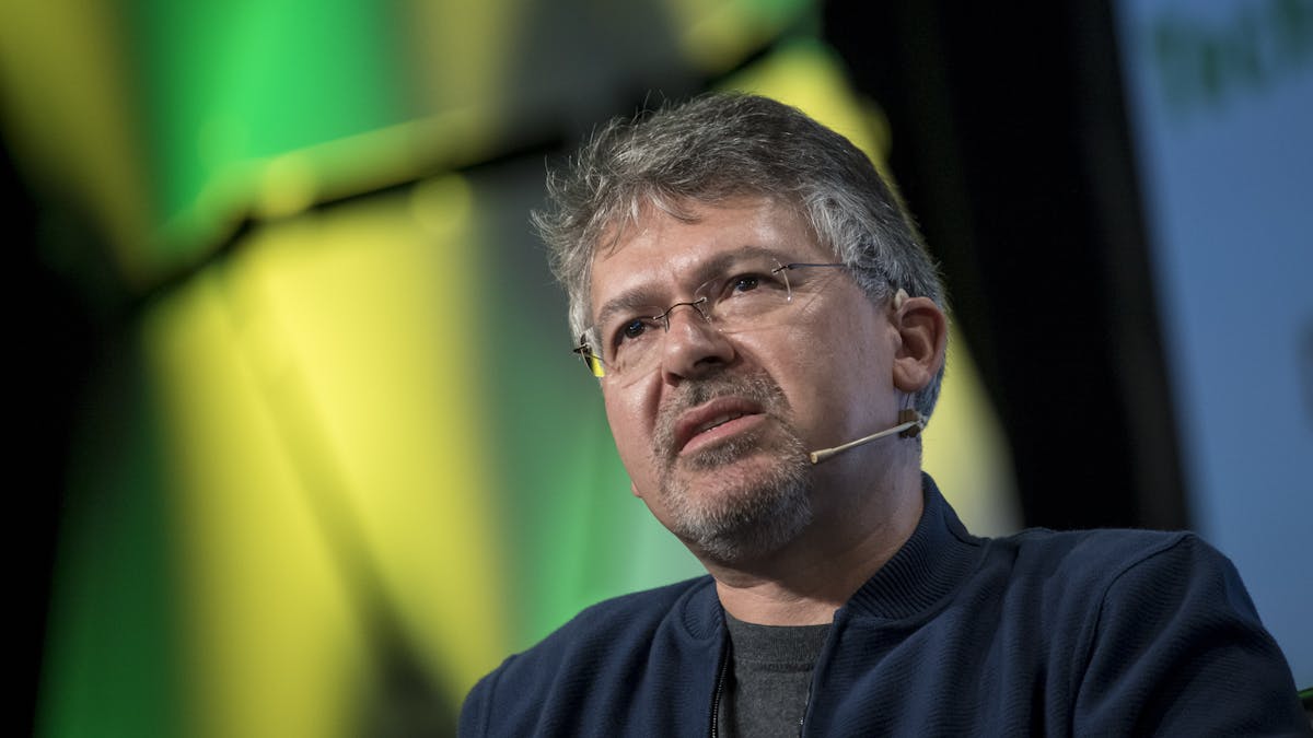 Apple Boosts Spending to Develop Conversational AI