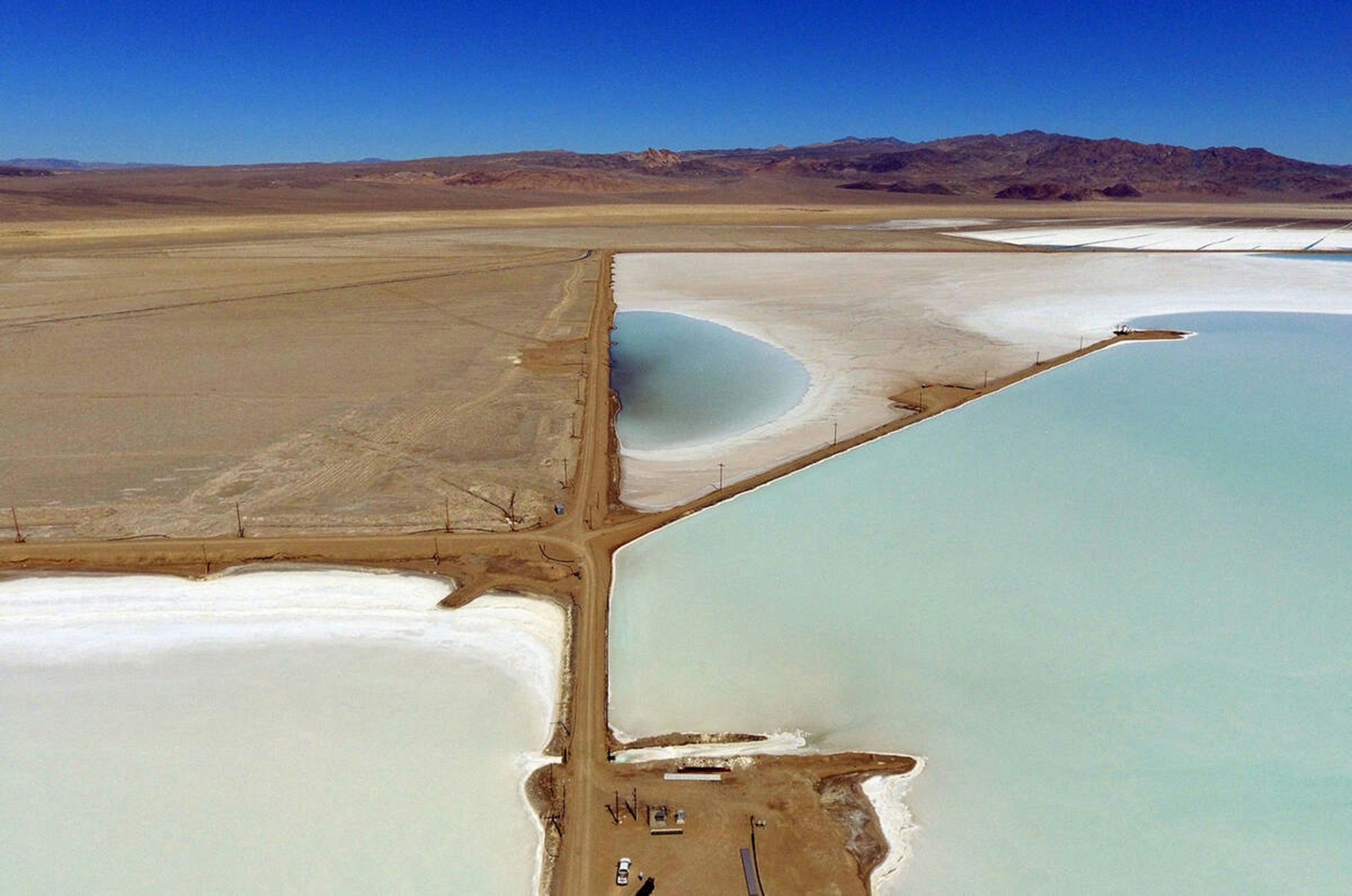 Albemarle's Silverpeak, Nev. lithium brine operation. Photo: Bizuayehu Tesfaye/Las Vegas Review-Journal/Getty