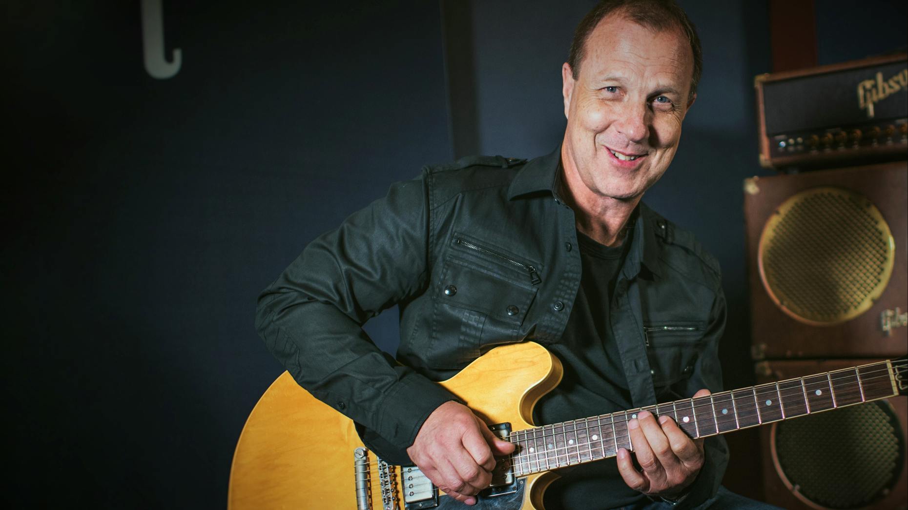 Two Startups Test Crowdfunding as Venture Dollars Dry Up