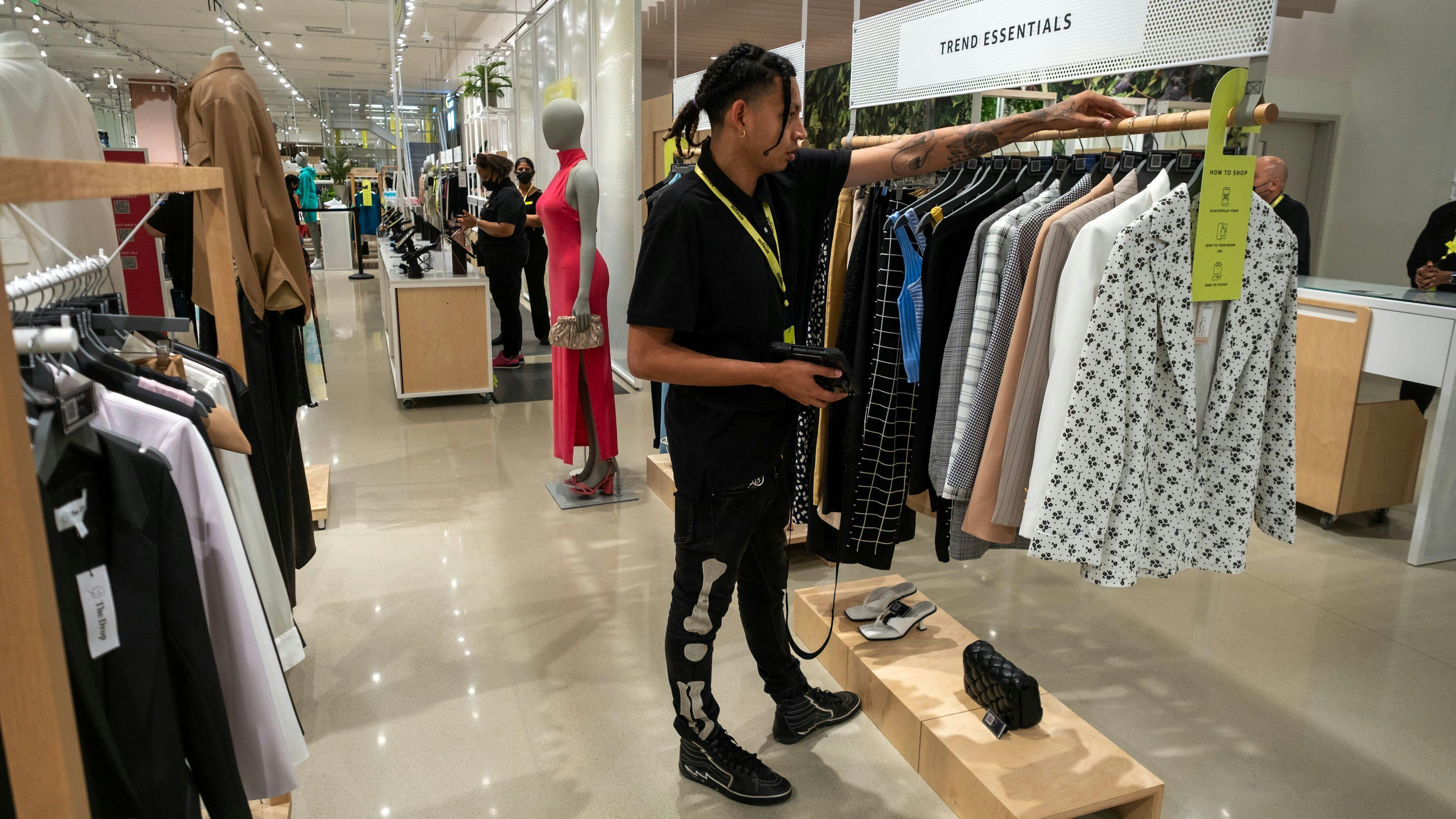 Why 's Futuristic Fashion Stores Flopped — The Information