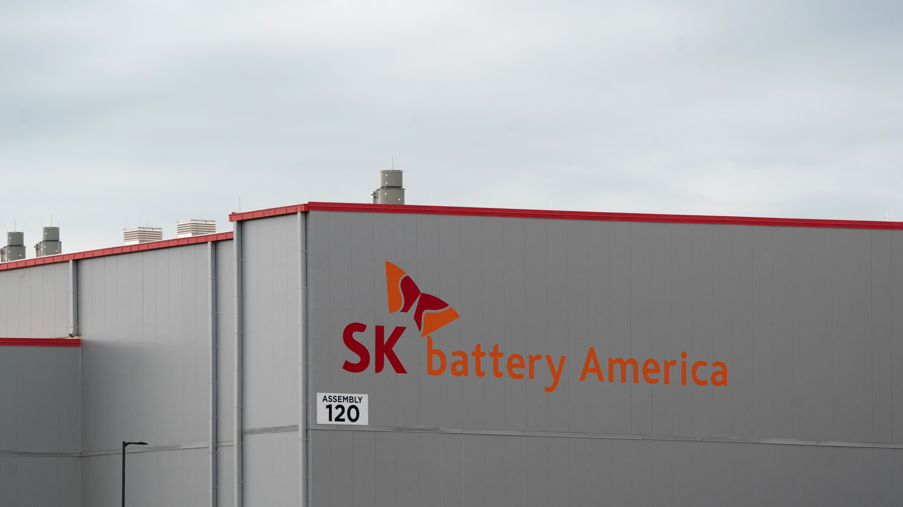 SK On's battery gigafactory in Commerce, GA. Photo: Elijah Nouvelage/Bloomberg/Getty