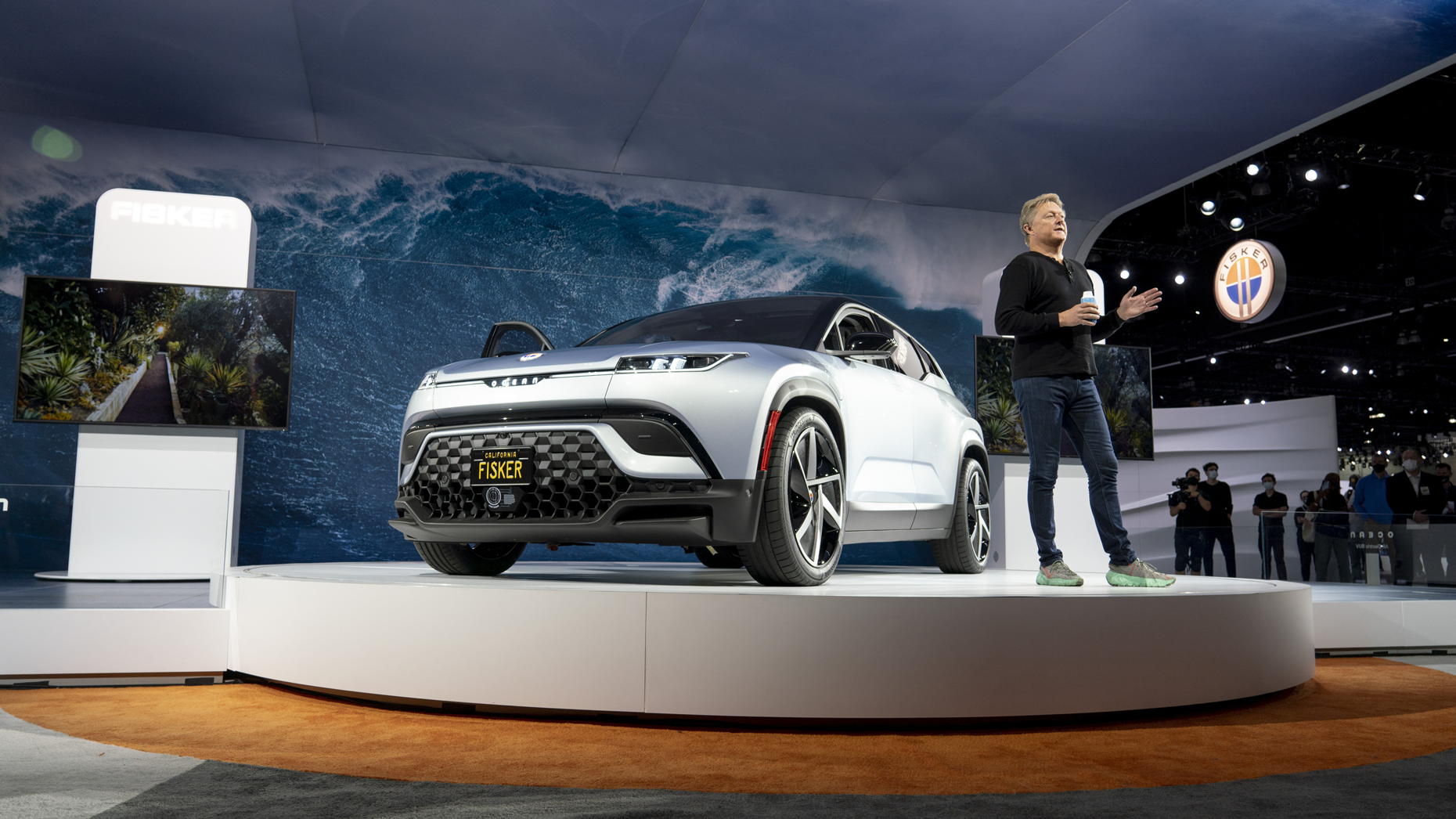Henrik Fisker, CEO of Fisker Inc., unveils the Fisker Ocean electric SUV in Los Angeles in Nov. 2021. Photo by Kyle Grillot/Bloomberg via Getty Images.