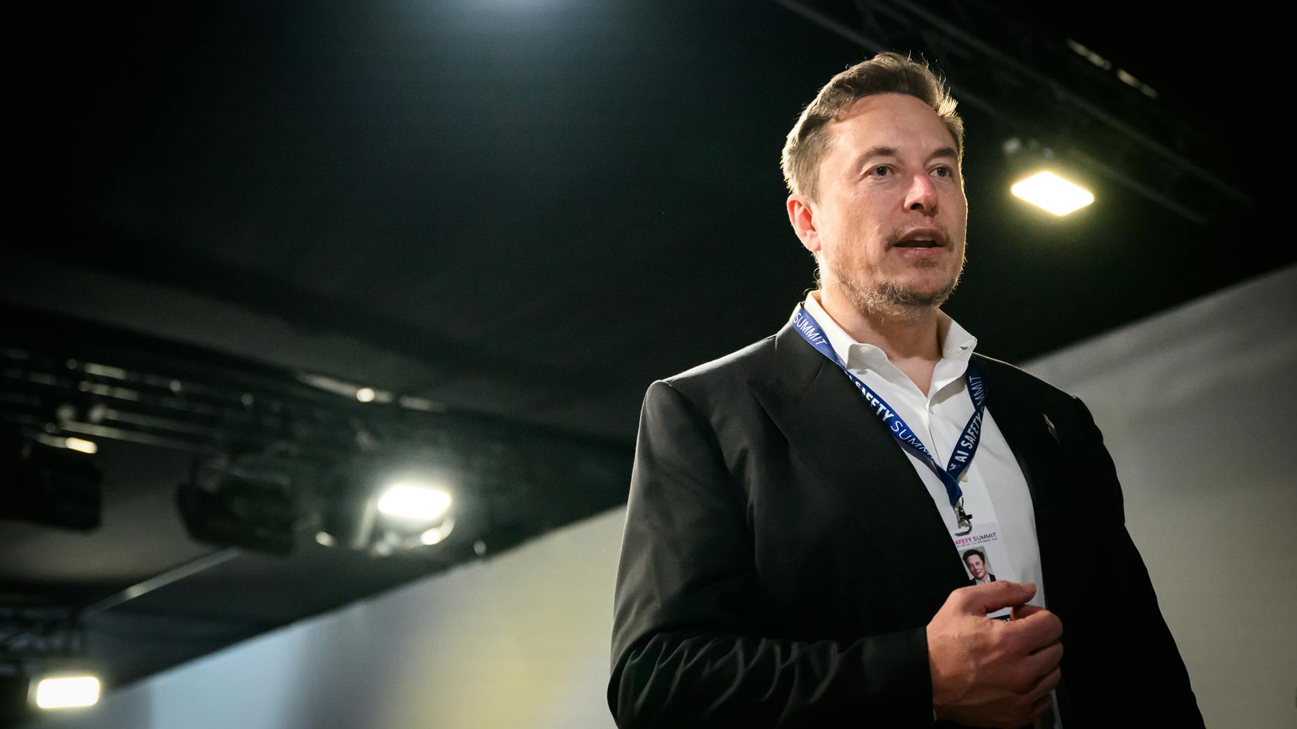 Why Musk Doesn’t Need More Tesla Stock 