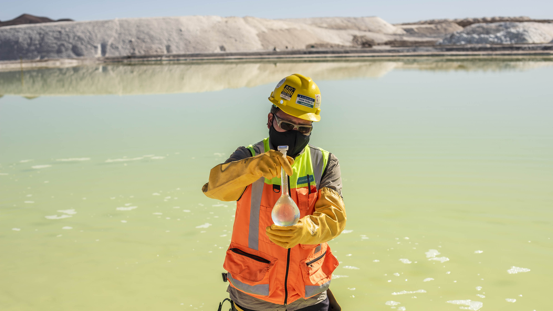 An Albemarle lithium brine pool in Calama, Chile. Photo: Cristobal Olivares/Bloomberg/Getty