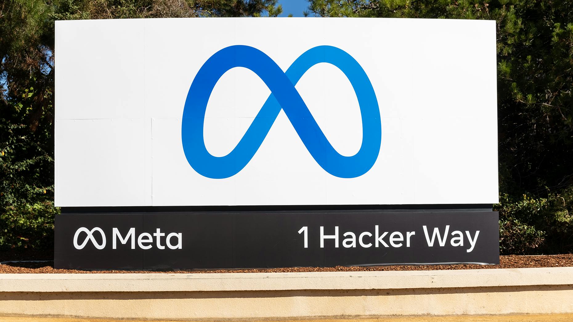 Meta Platforms to Launch Small Versions of Llama 3 Next Week