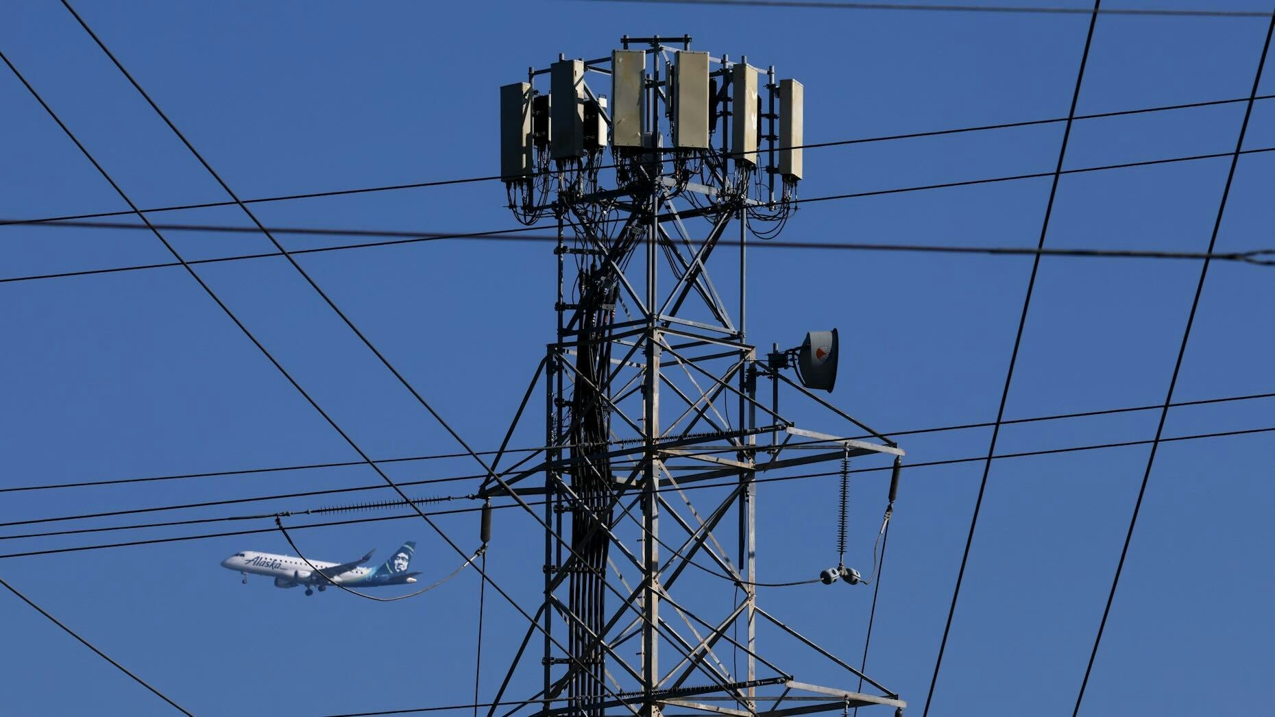 A 5G cellular tower in San Mateo, Calif. Photo via Getty.