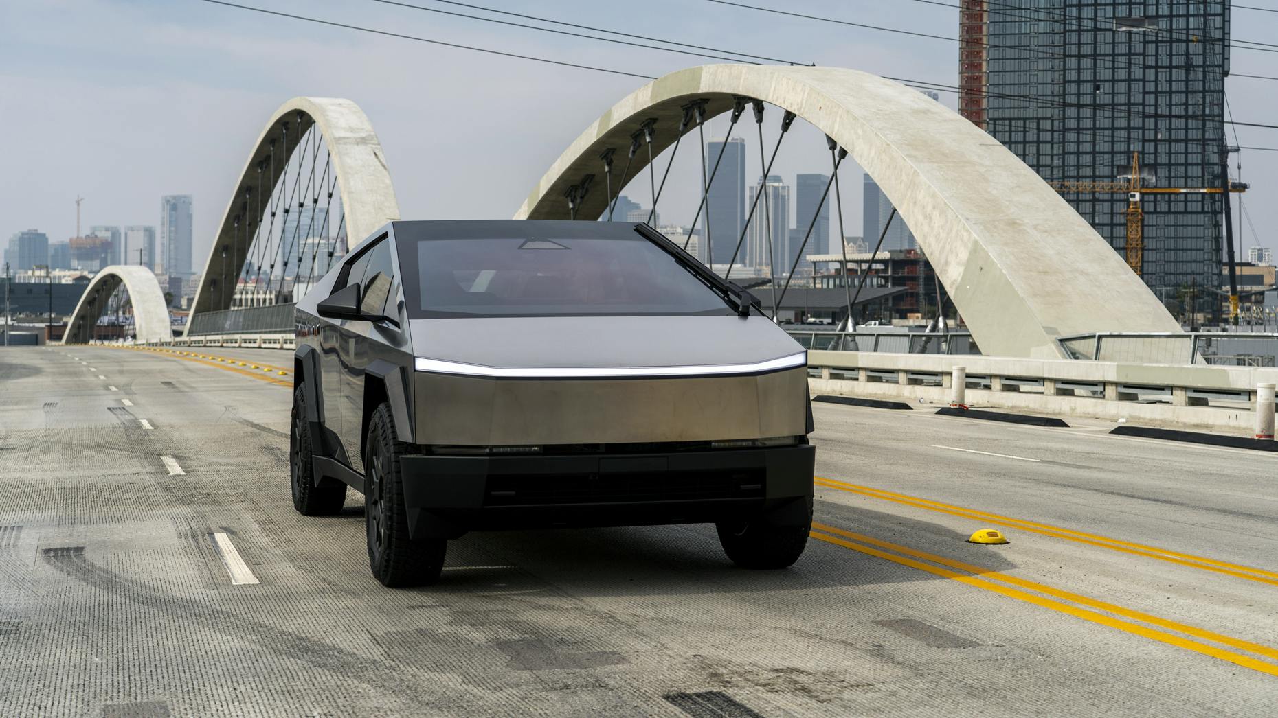 Tesla Plans 4 New Batteries In 2026, Including For a Robotaxi