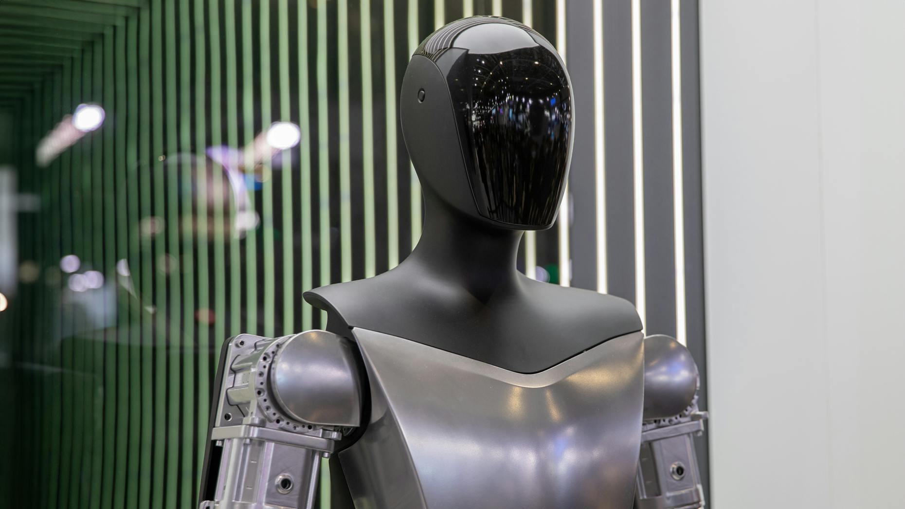 The Electric: Behind the Threat to Tesla’s Optimus Robot From Toyota and Boston Dynamics