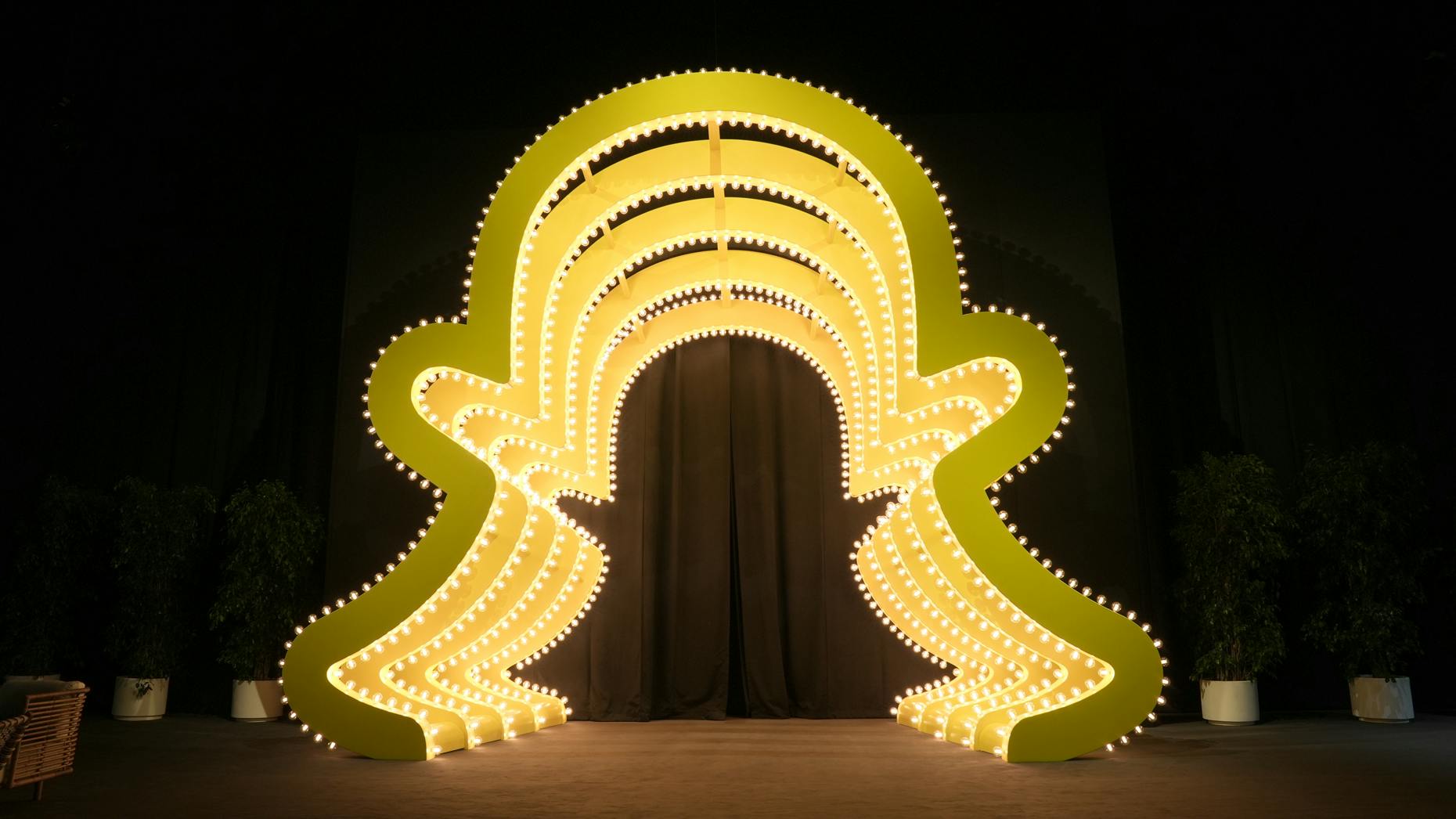 Snap, YouTube Highlight Strength in Subscriptions