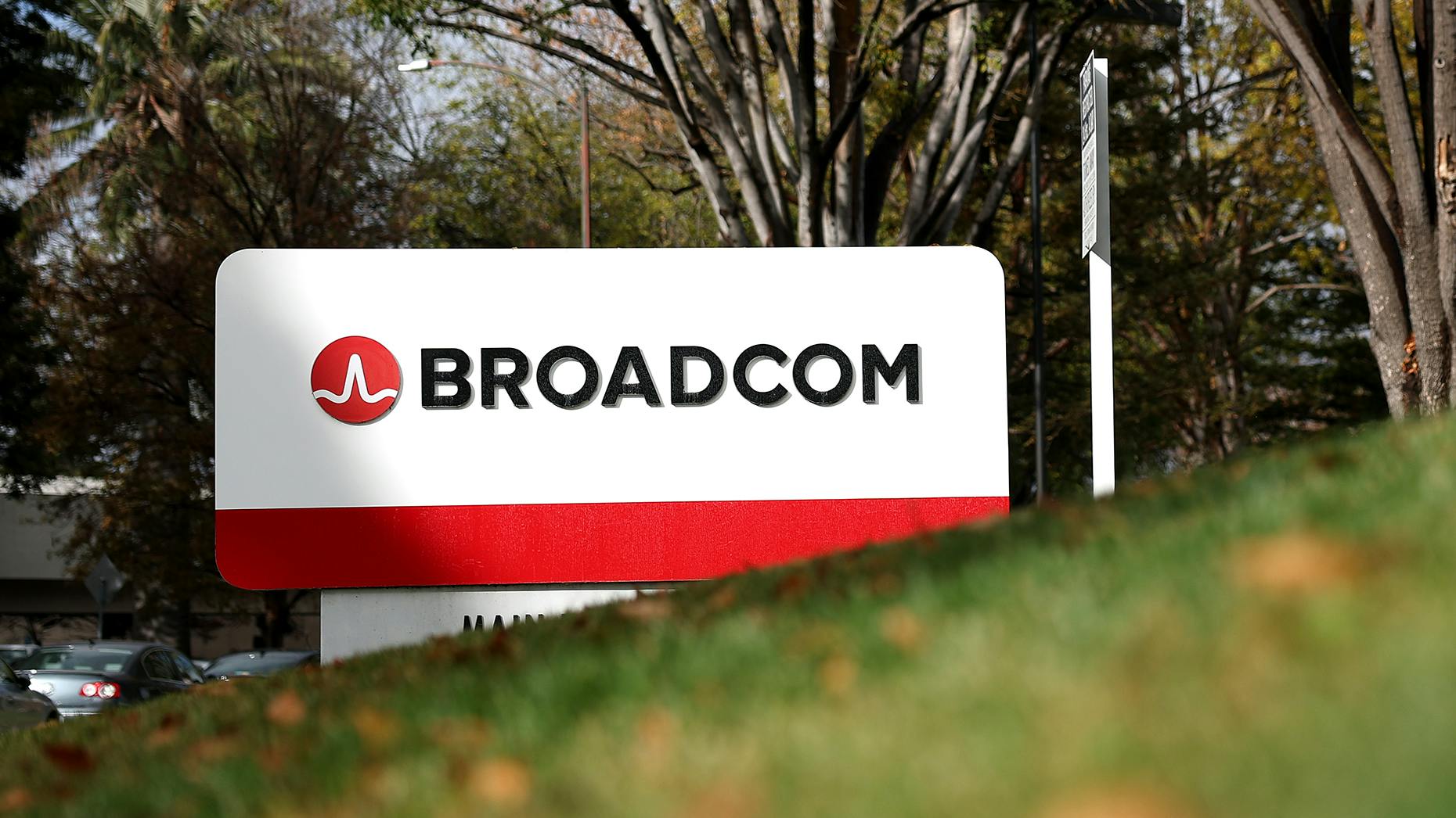 Broadcom stock - Main image