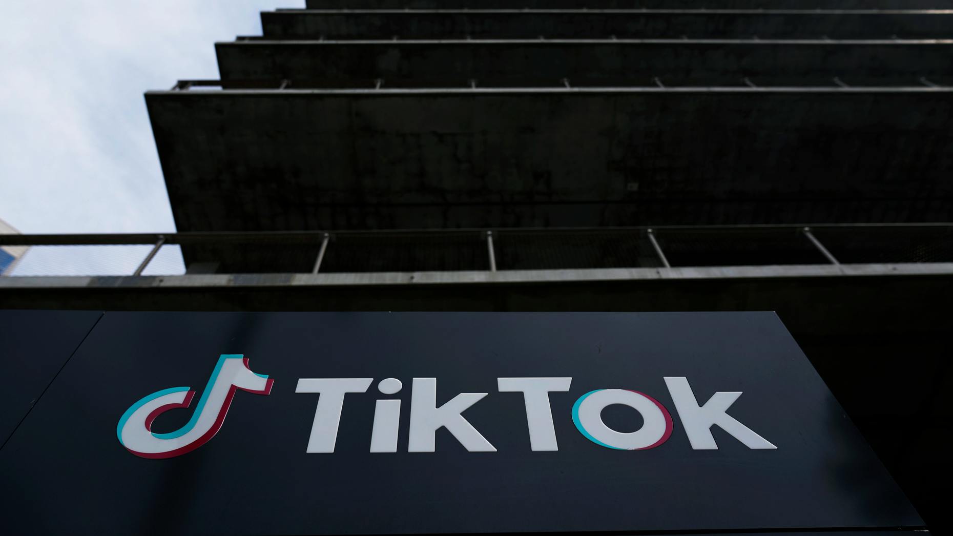 TikTok Promises Ban Refunds to Keep Advertisers Spending