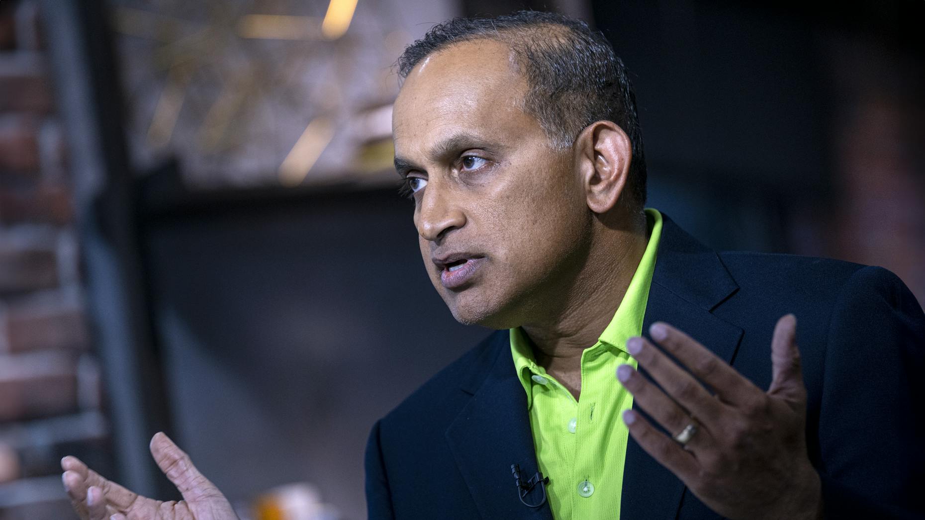 Cohesity Plans Employee Share Sale, Deferring IPO