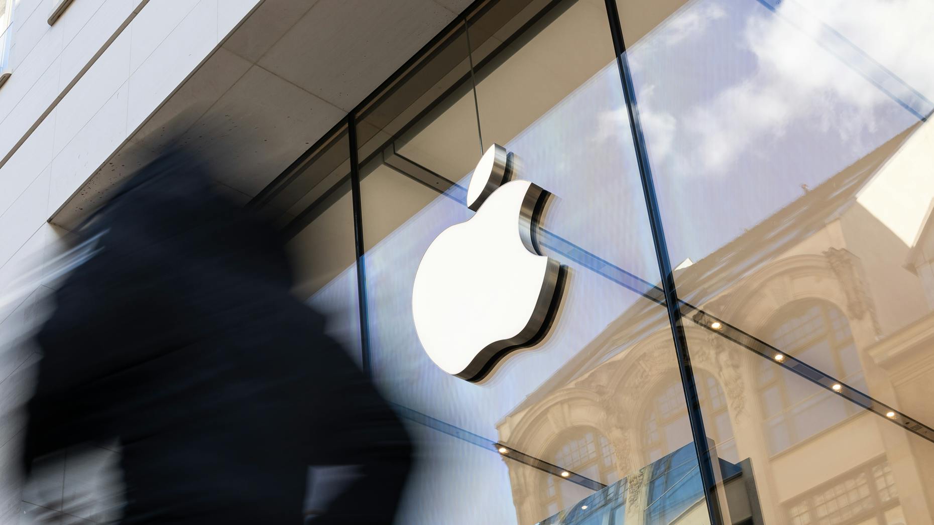 Apple Can’t Beat Spotify