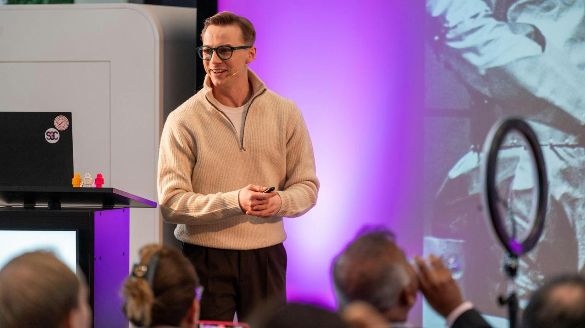 The Robotics Coder Who Became Full-Time Influencer