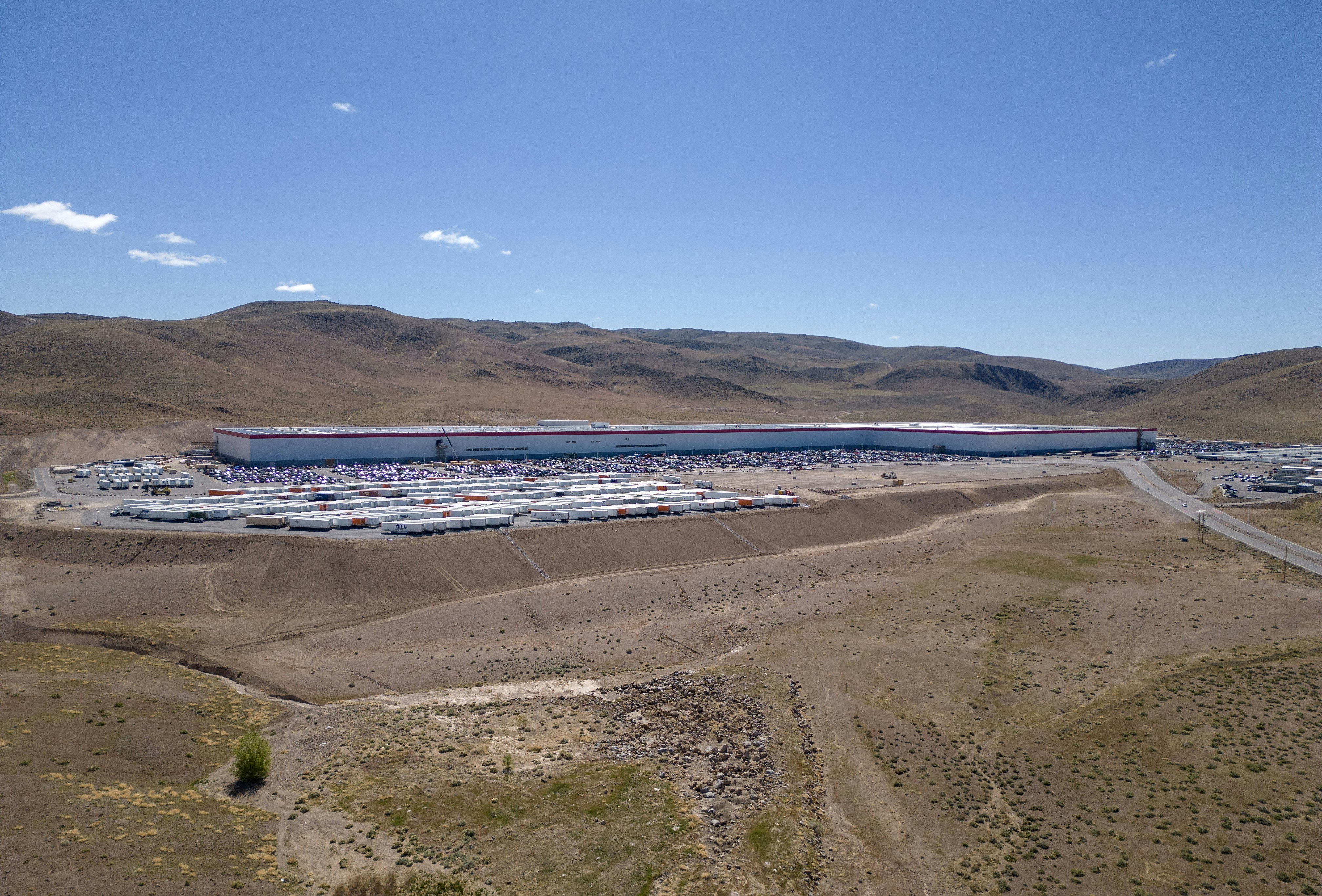 Tesla's Nevada Gigafactory, run in partnership with Panasonic. Photo: Robyn Beck/AFP/Getty