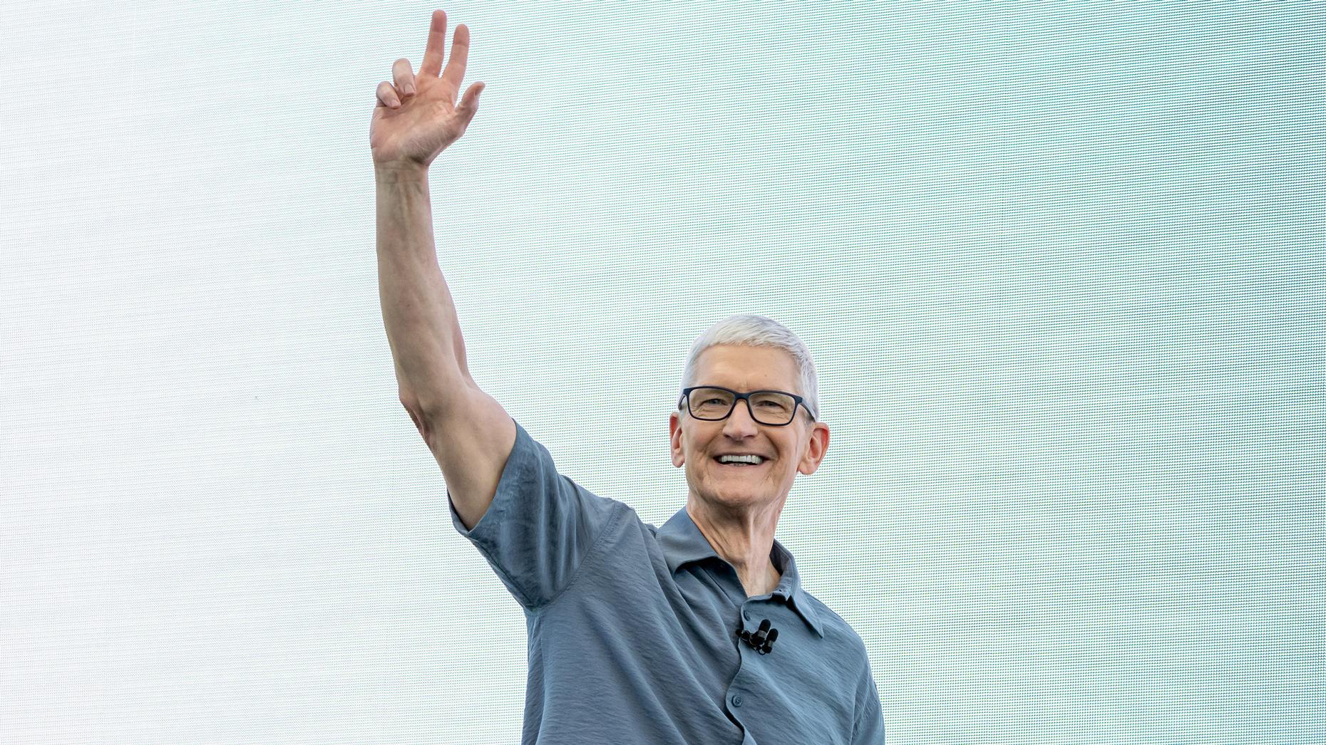 Why Tim Cook Is Right to Avoid Big Acquisitions