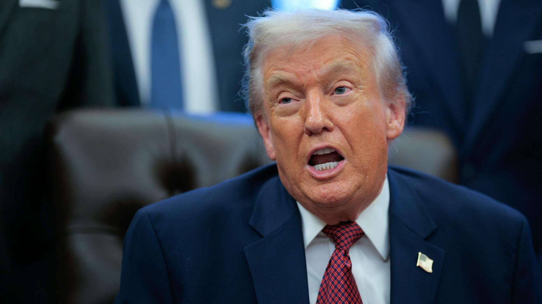 Trump's Disappearing Messages