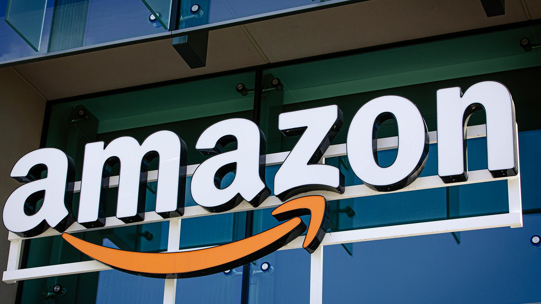 How Amazon Is Pulling Ahead of OpenAI With AI Shopping Agents