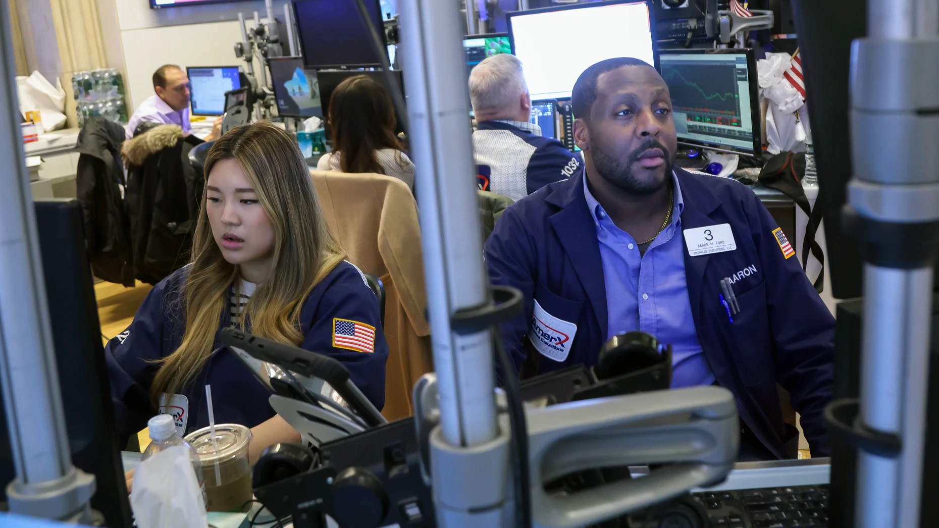 Traders on the New York Stock Exchange floor. Michael Nagle/Getty Images.