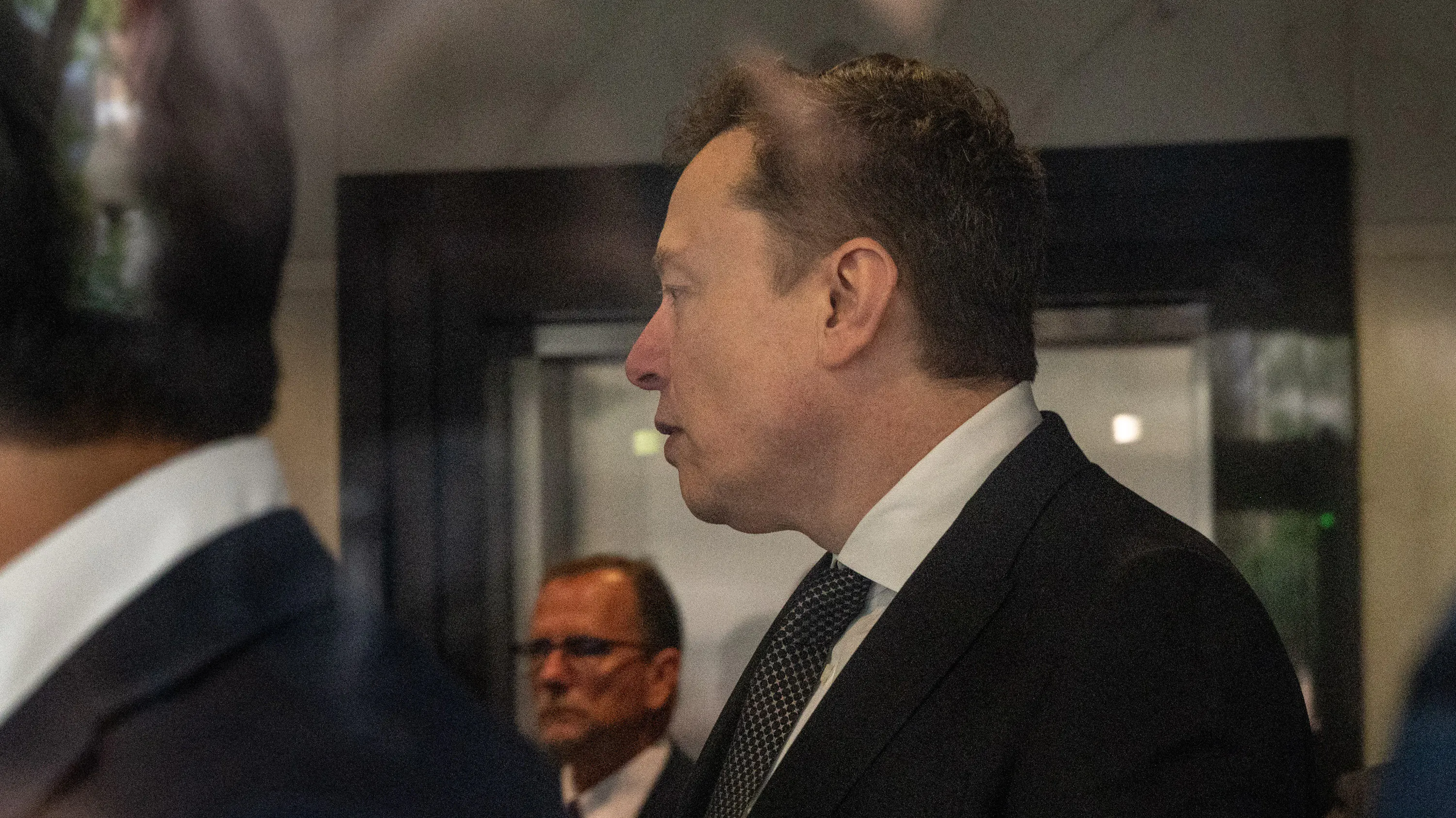 Musk Battles OpenAI Lawyer Over Claims Co-Founders Stole a Charity