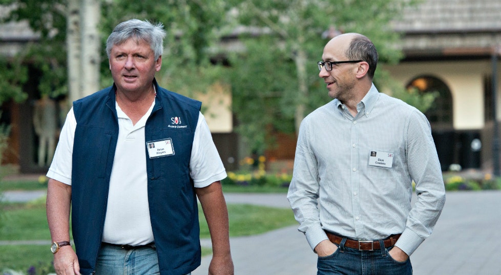Brian Rogers, chairman of T. Rowe Price, with Dick Costolo, CEO of Twitter. Photo by Bloomberg. 