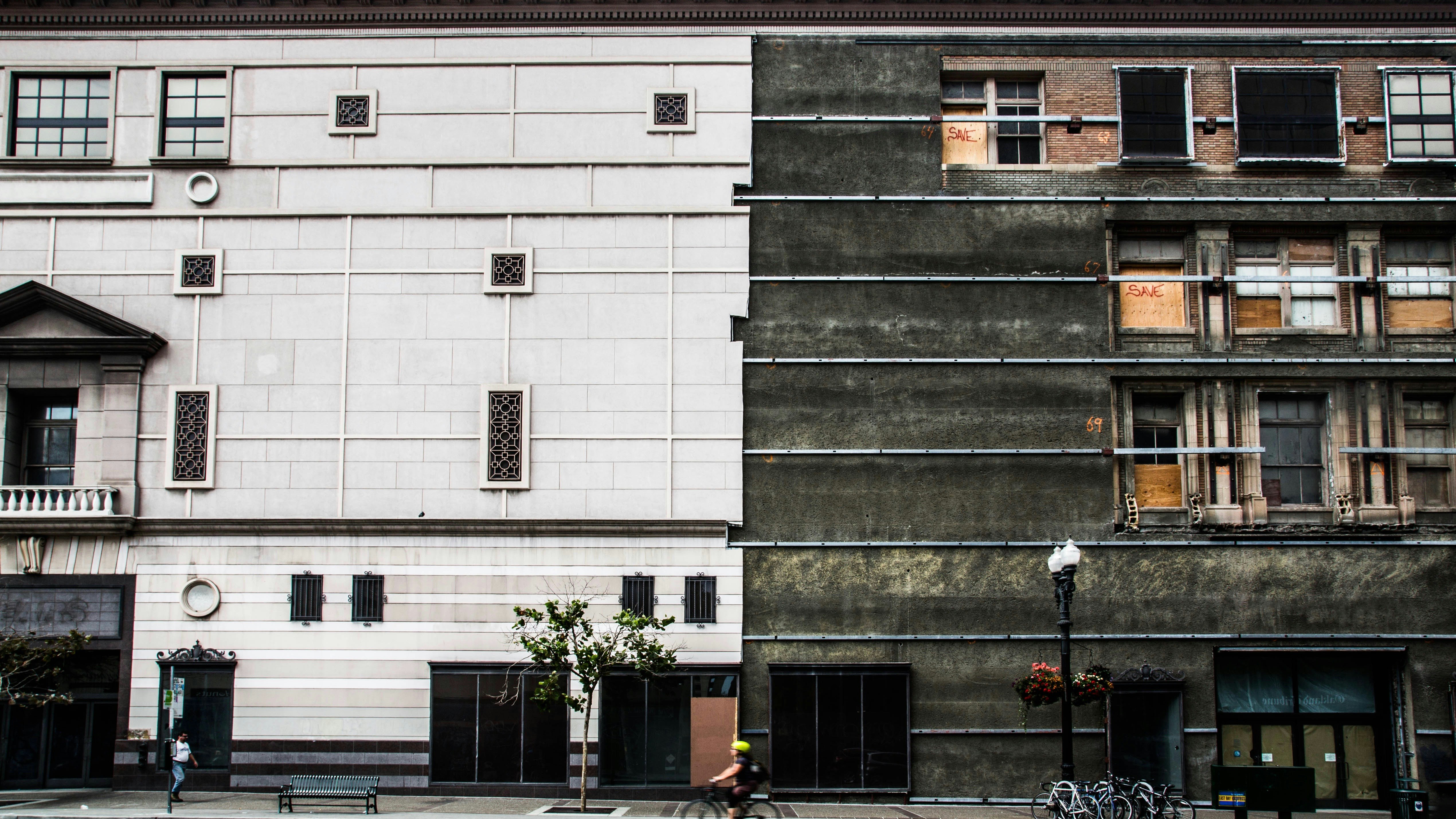 The onetime department store in Oakland now owned by Uber and under renovation. Photo by Flickr/Eugene Chan.