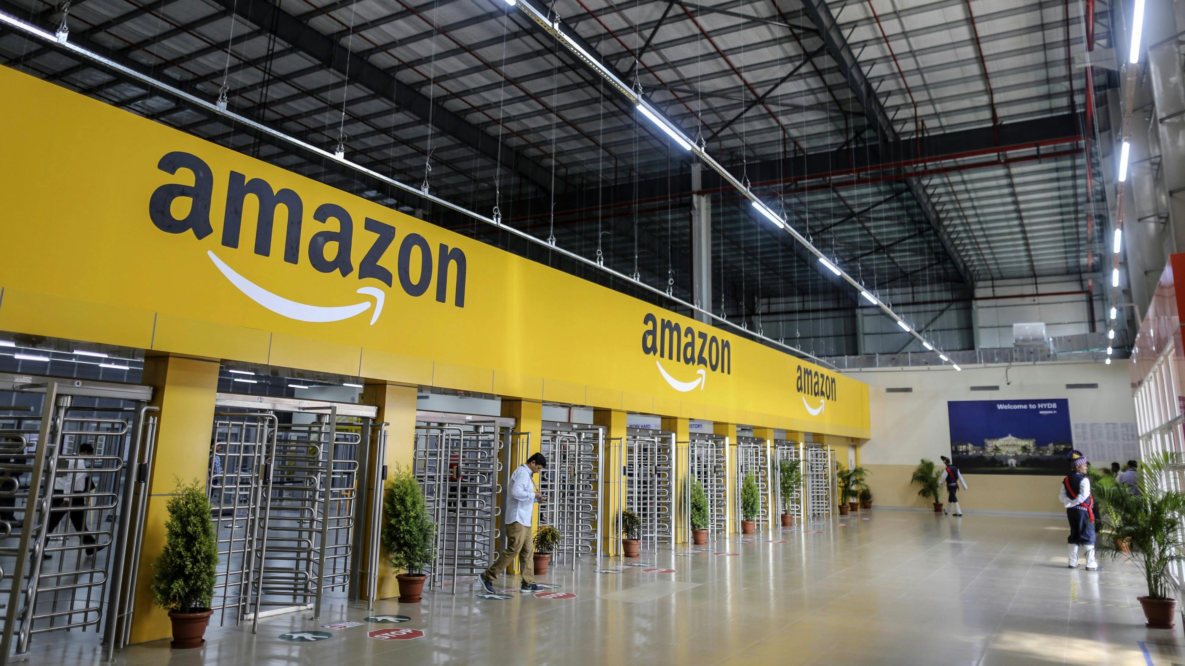 Amazon Takes On Alibaba in India Payments Market