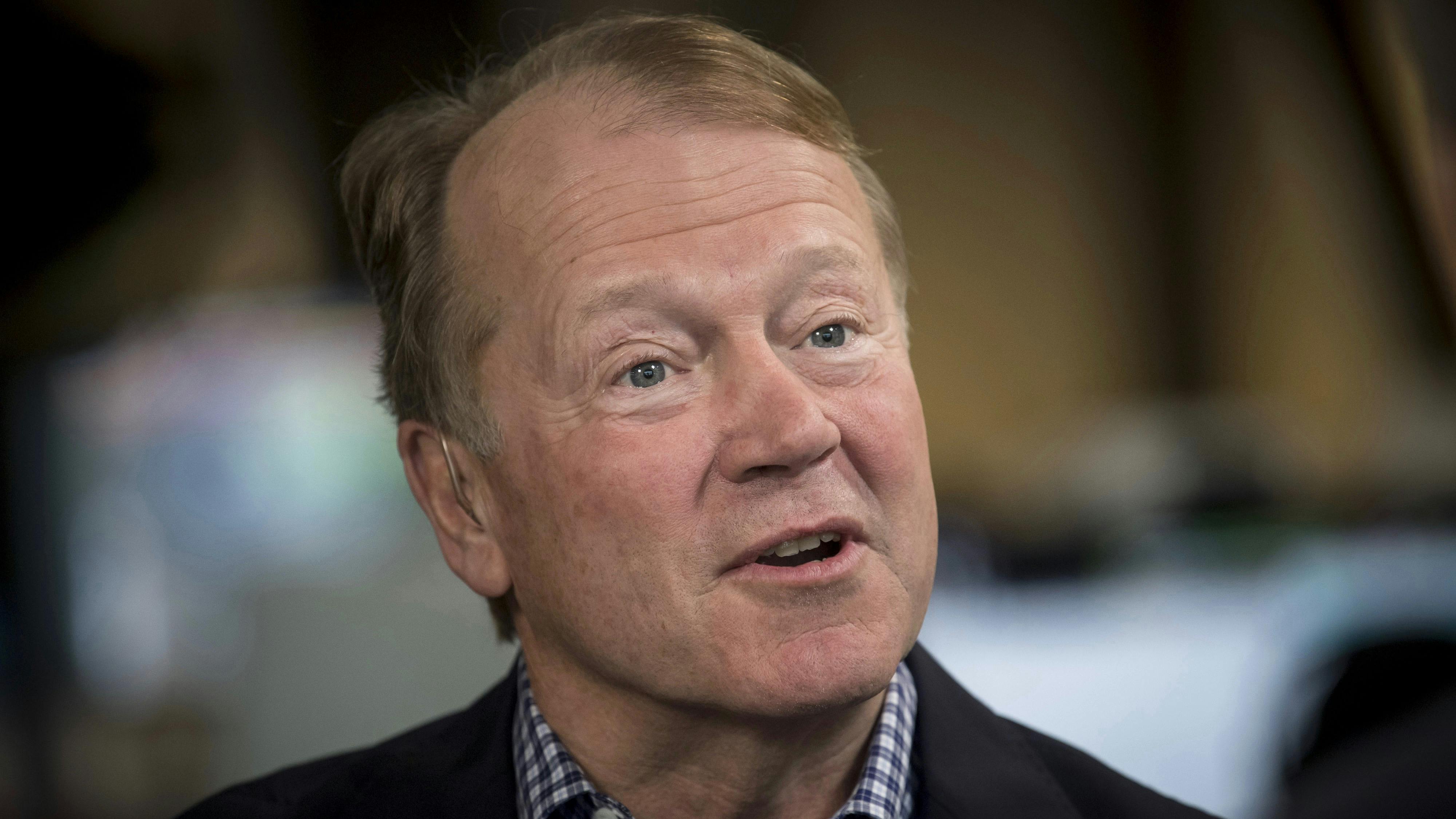 How John Chambers Looks at Deals