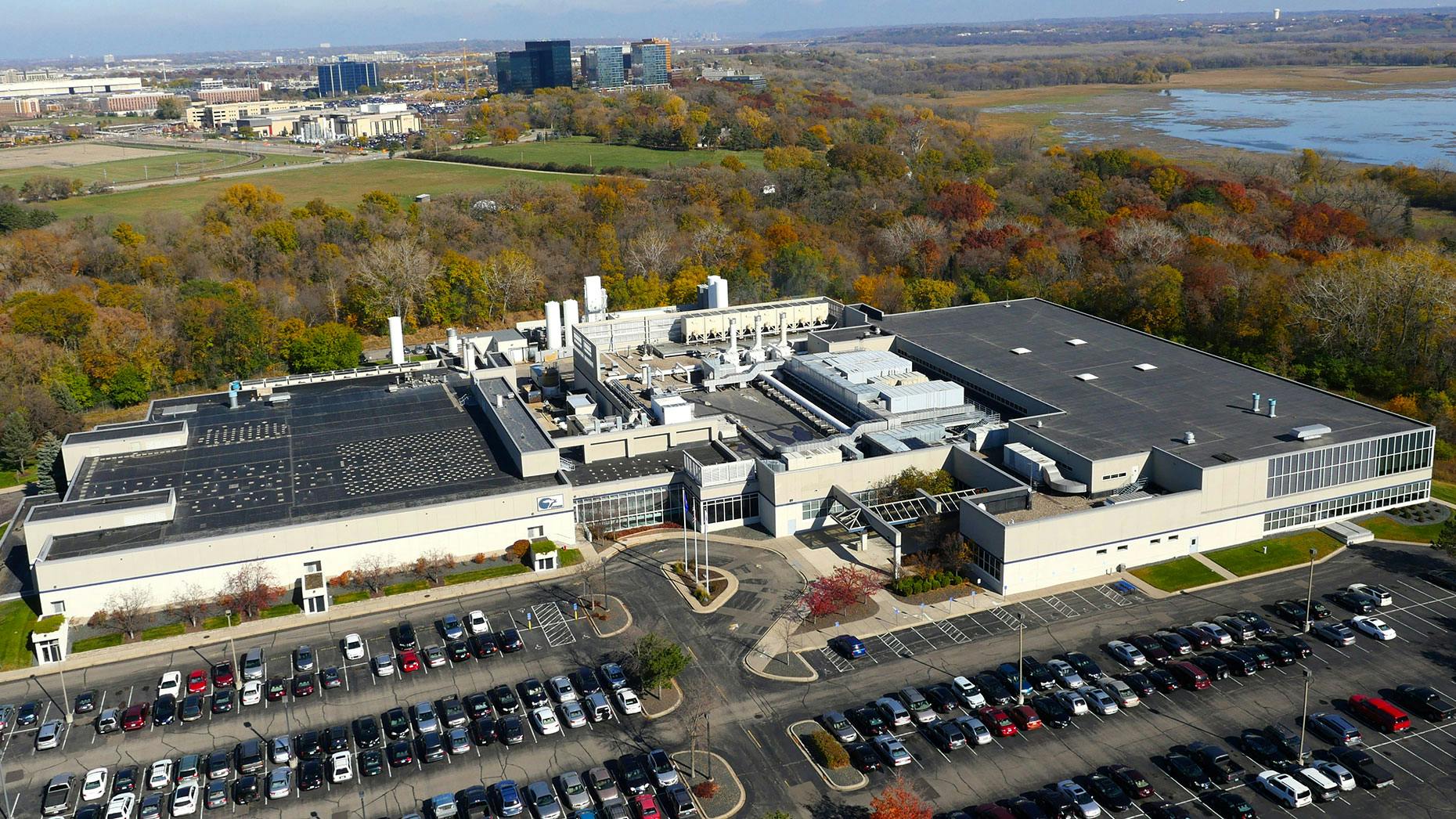 Pentagon Backs U.S. Chipmaker to Counter China