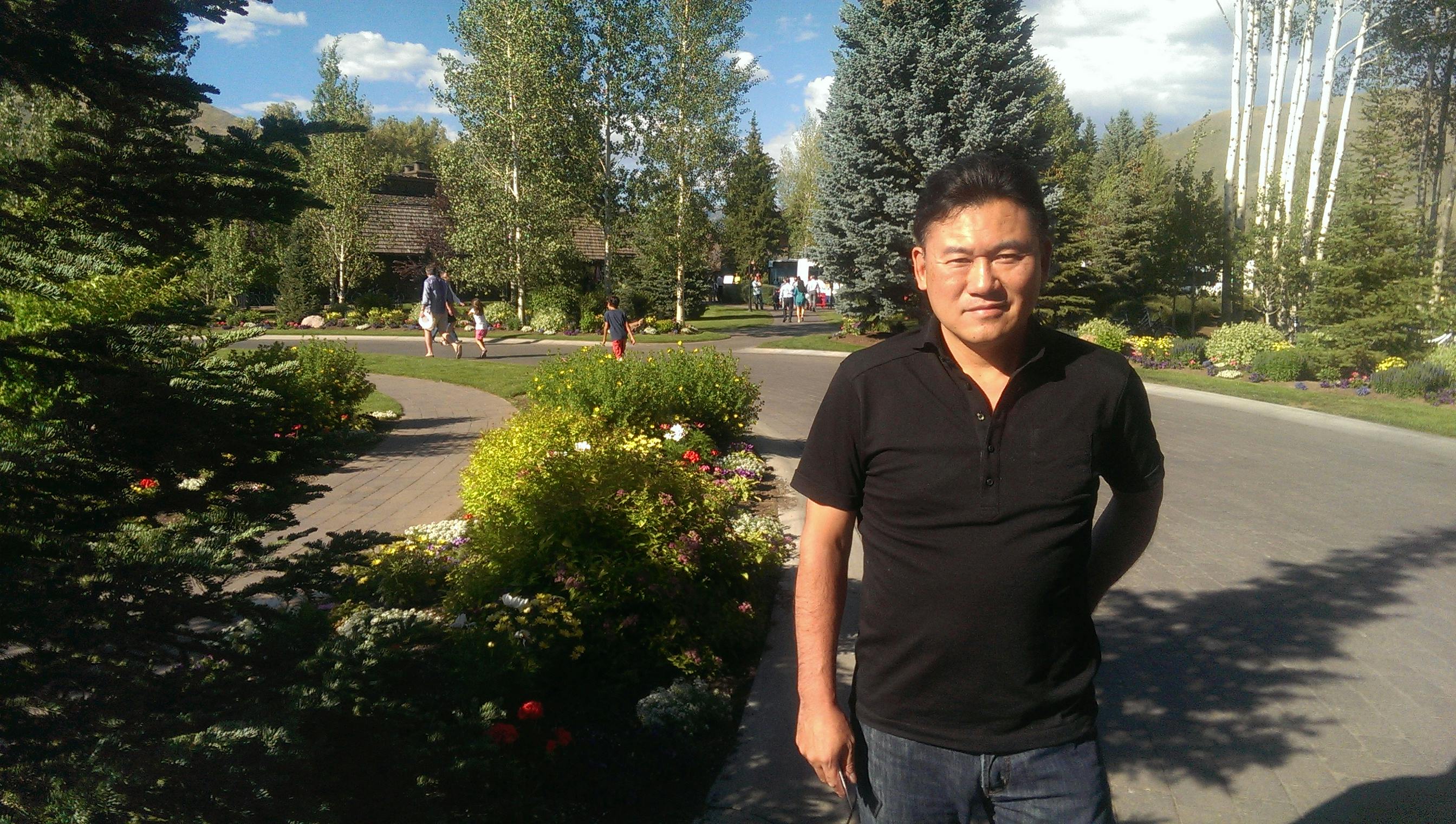 Knocking Amazon Strategy, Rakuten CEO Bets on Messaging