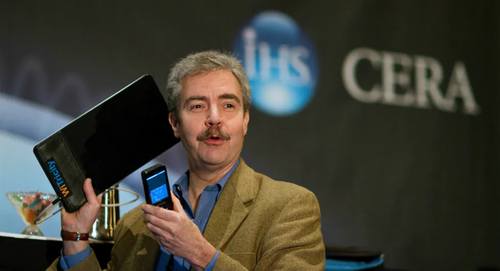 Wireless Power Poised for Takeoff Despite Standards Fight