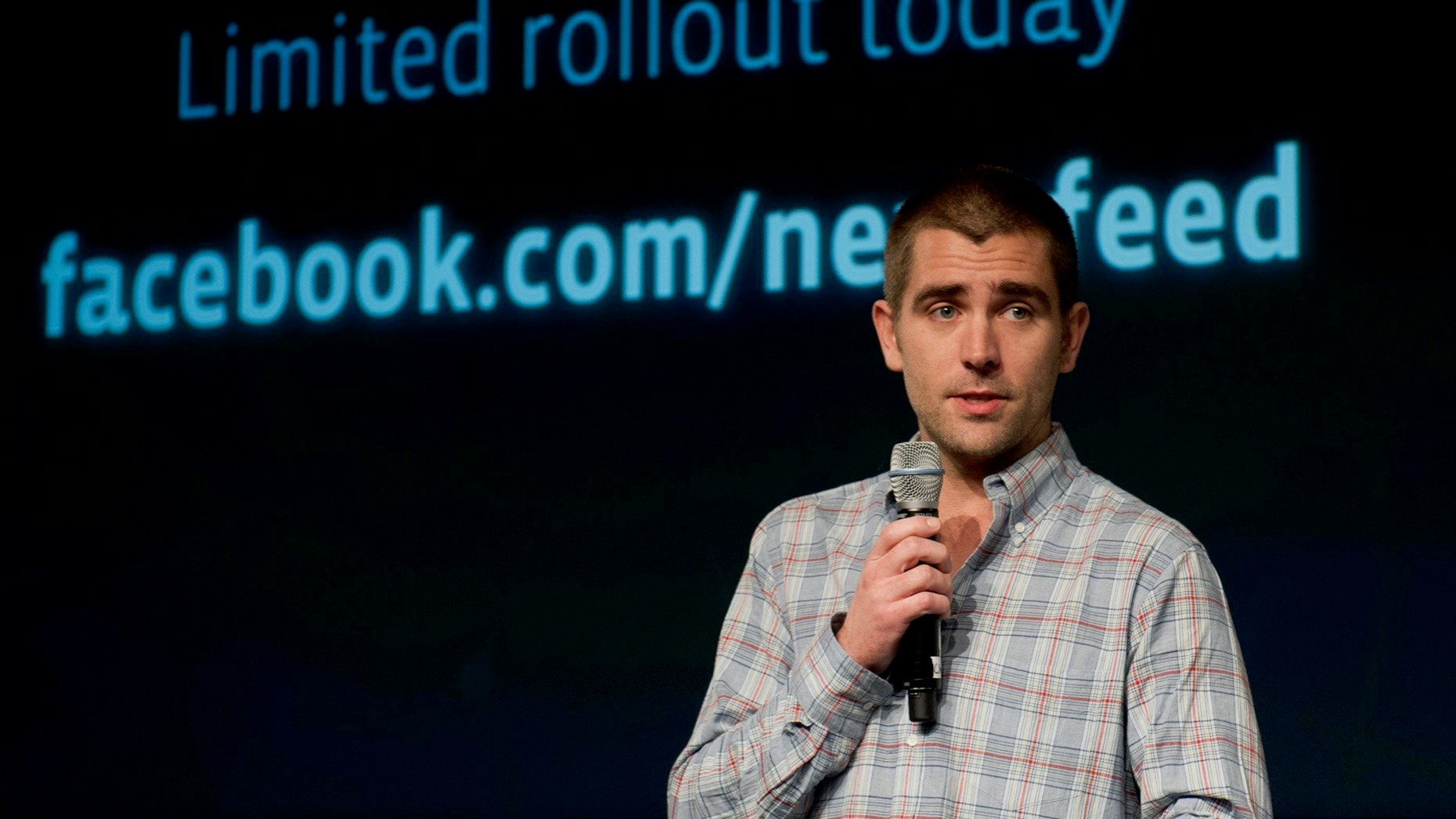 Chris Cox. Photo by Bloomberg. 