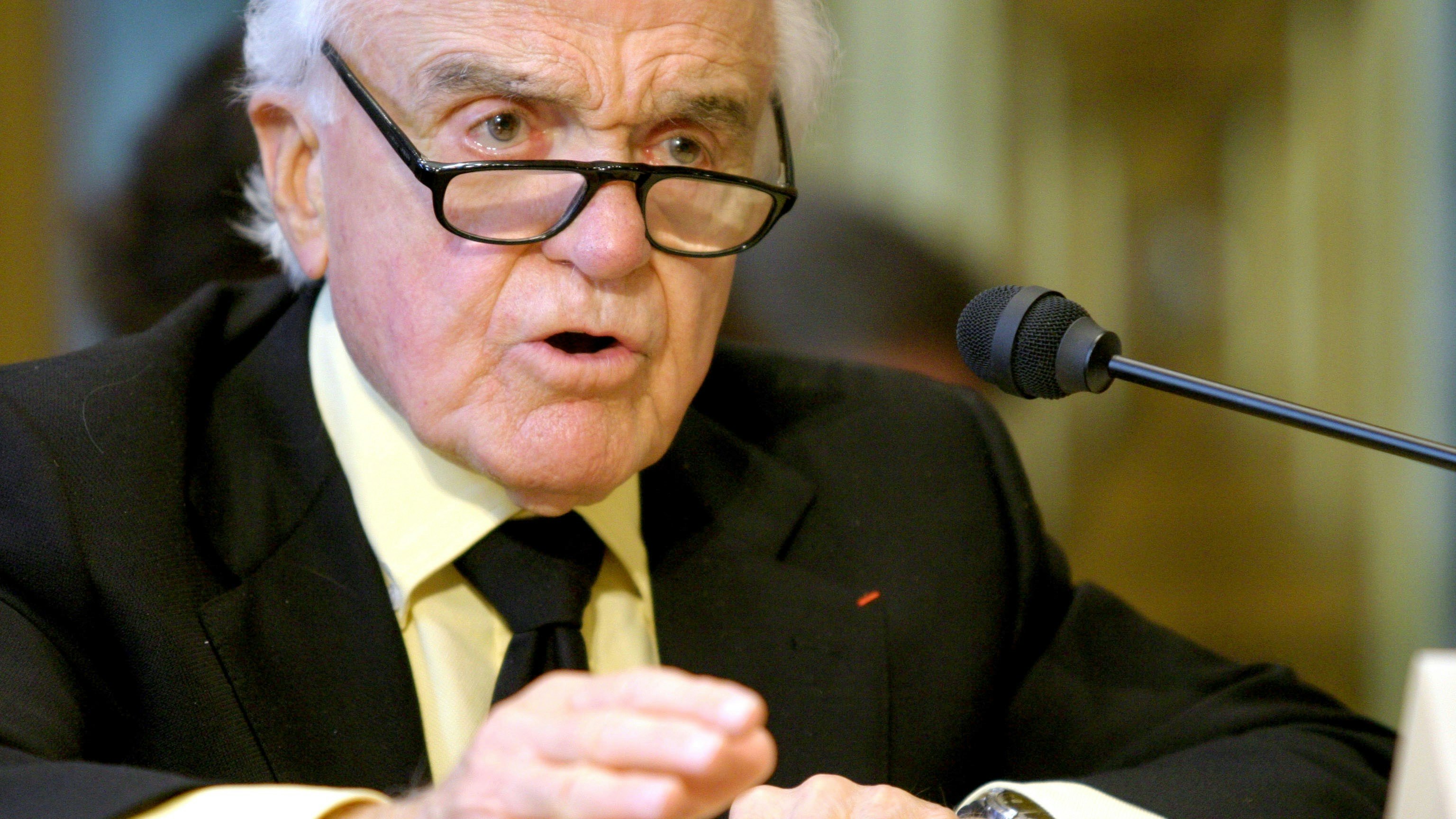 Jack Valenti. Photo by Bloomberg