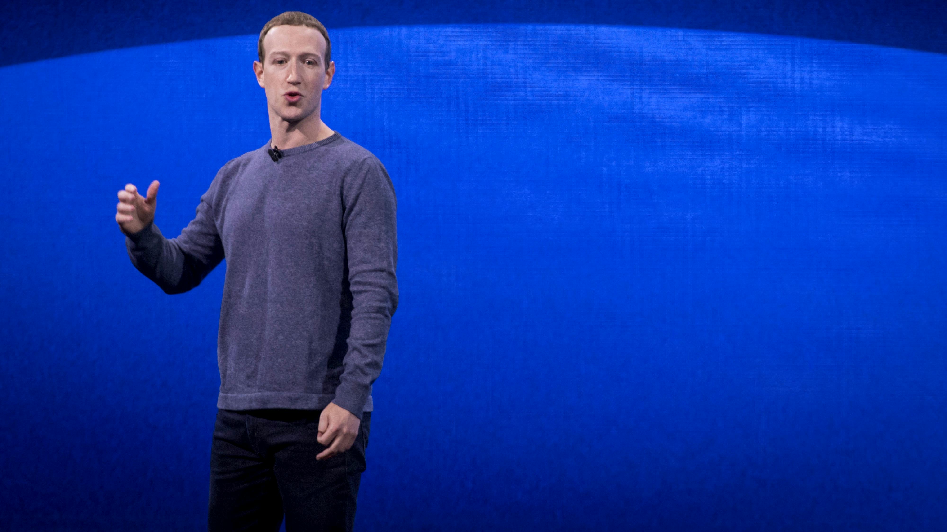  Facebook to Add Its Name to Instagram, WhatsApp