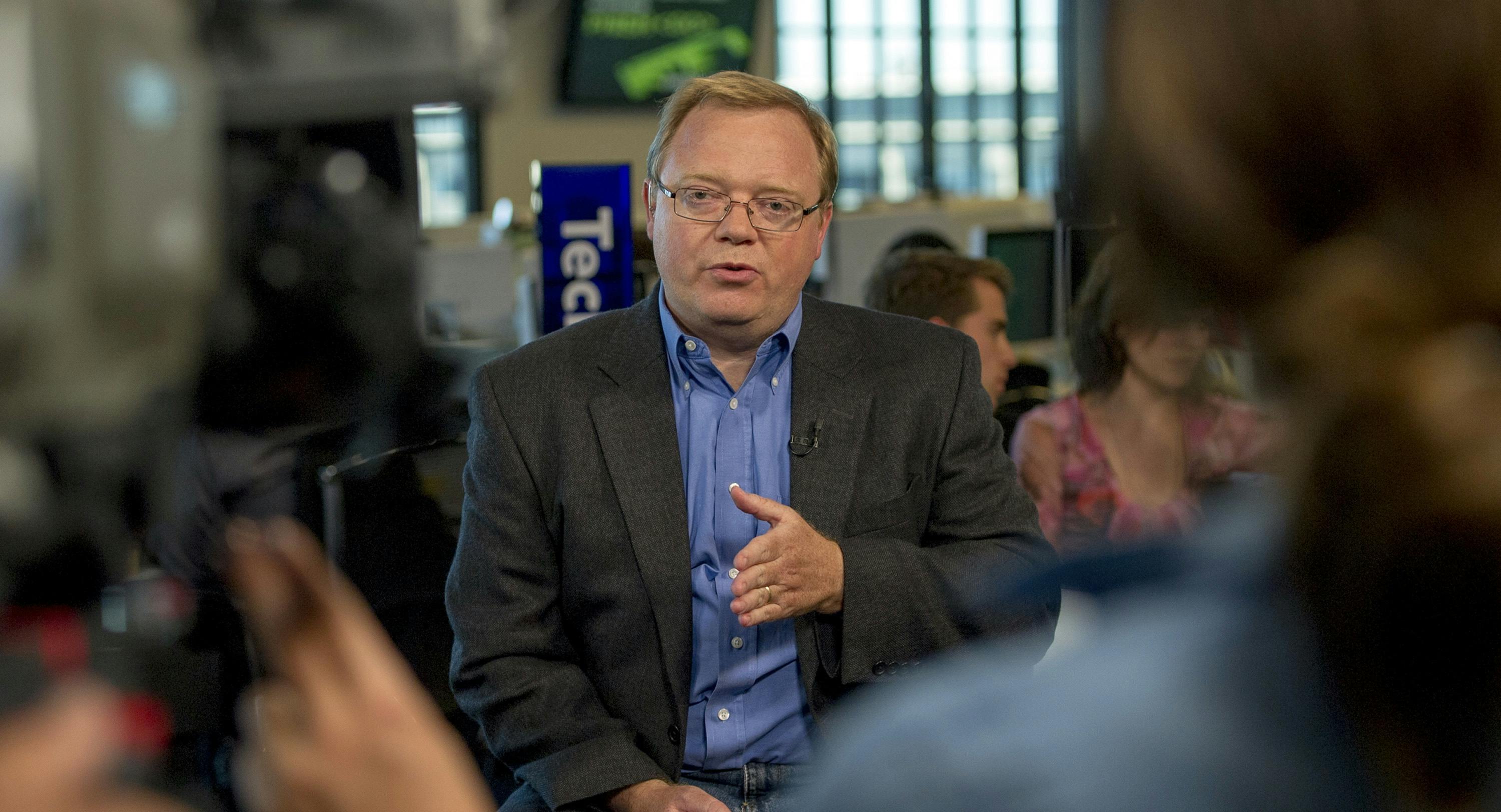 Once a Pioneer, Roku Boxed In by Competitors