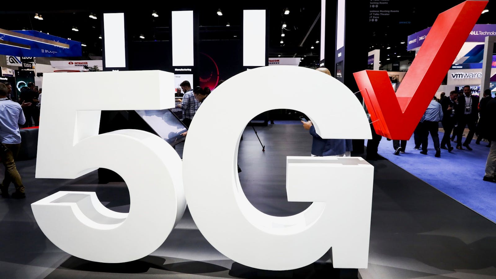 Verizon’s 5G wireless signage at the Mobile World Congress Americas event in Los Angeles in October. Photo: Bloomberg