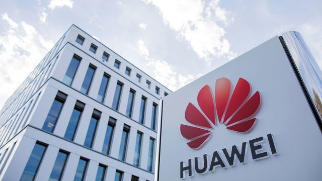 Huawei in Talks With Banks to Raise $2 Billion 