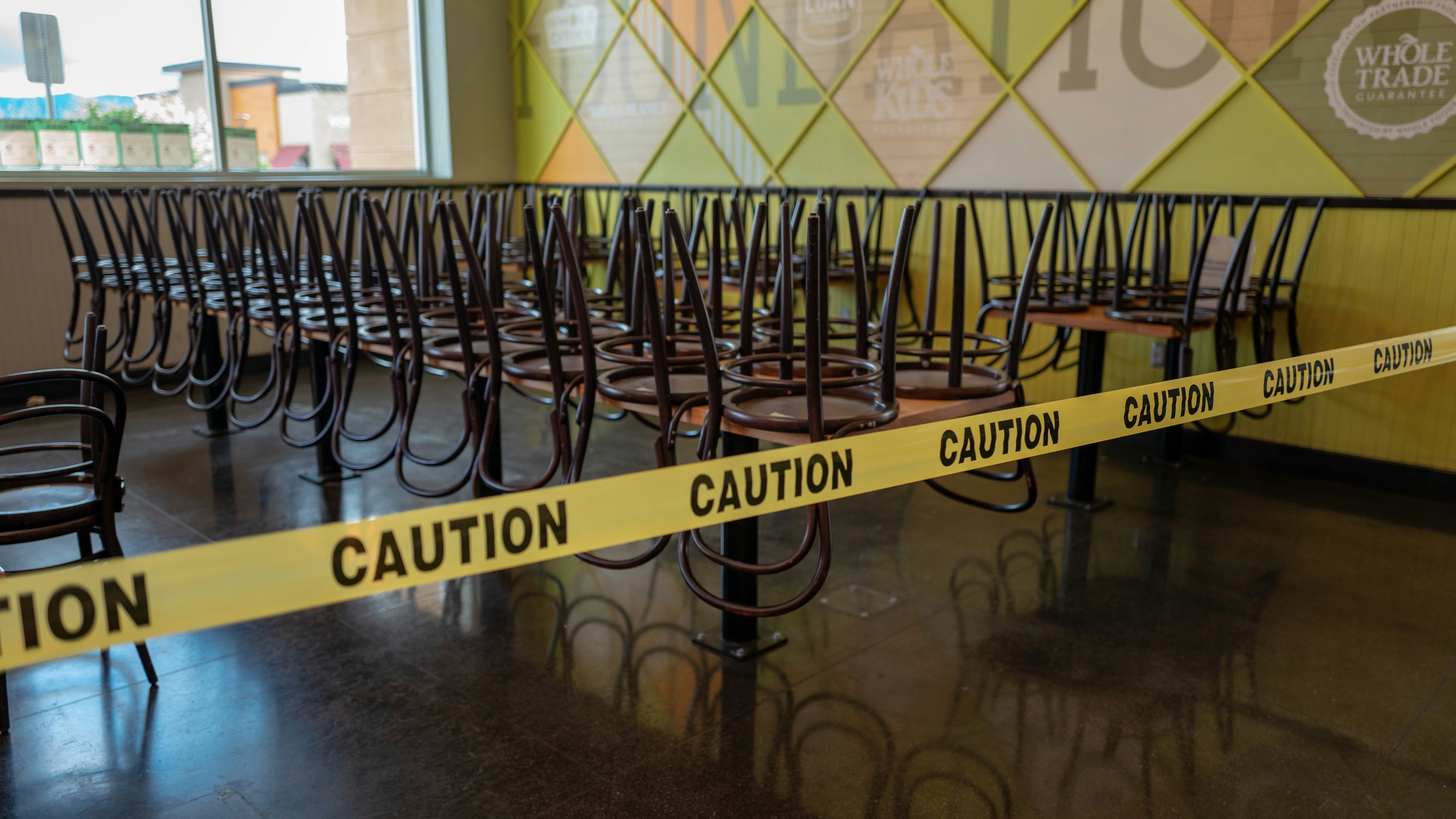 A restaurant in Dublin, Calif. closed by the coronavirus quarantine orders. Photo by AP