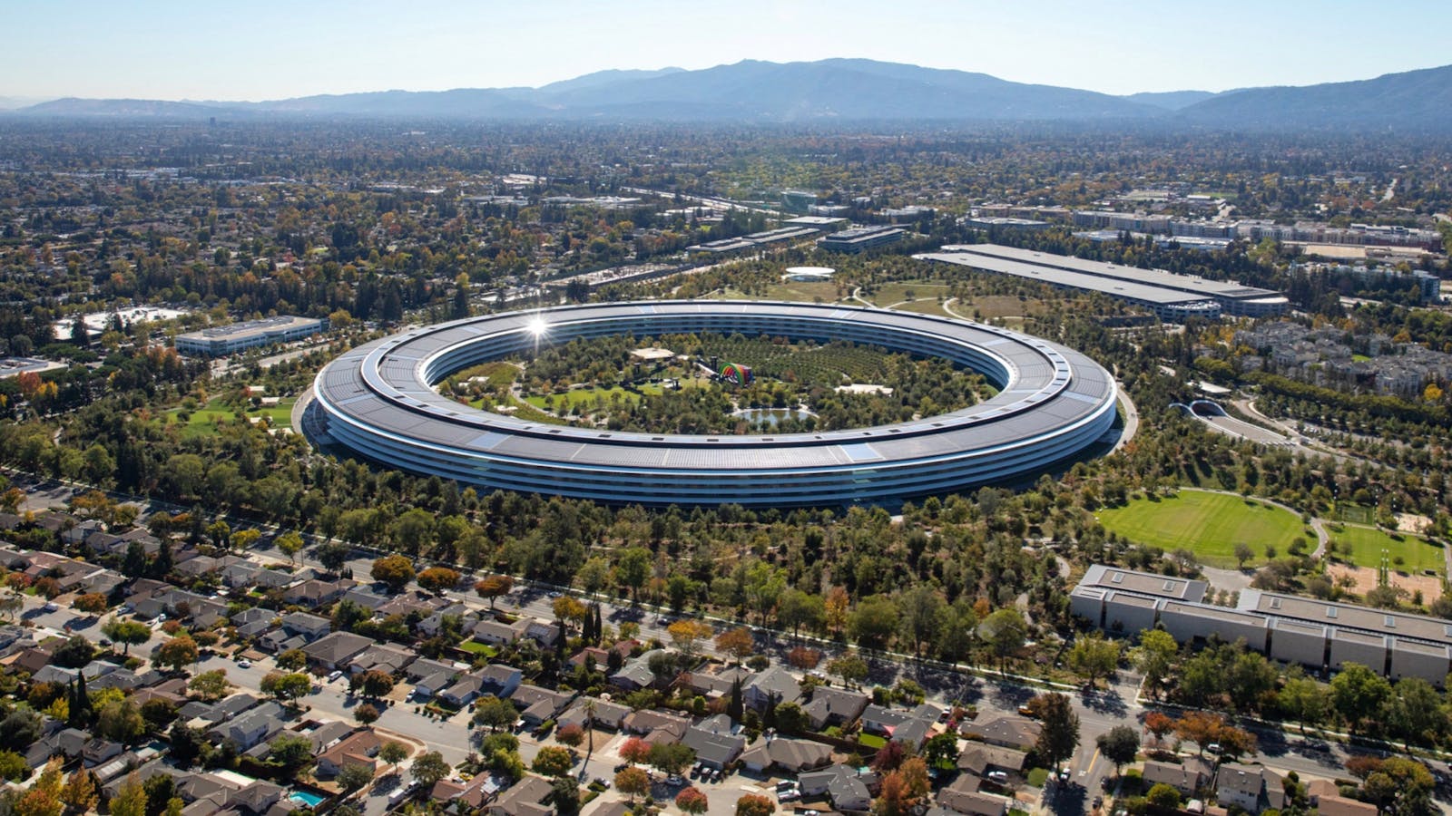 Apple's headquarters in Cupertino, California. Photo by Bloomberg
