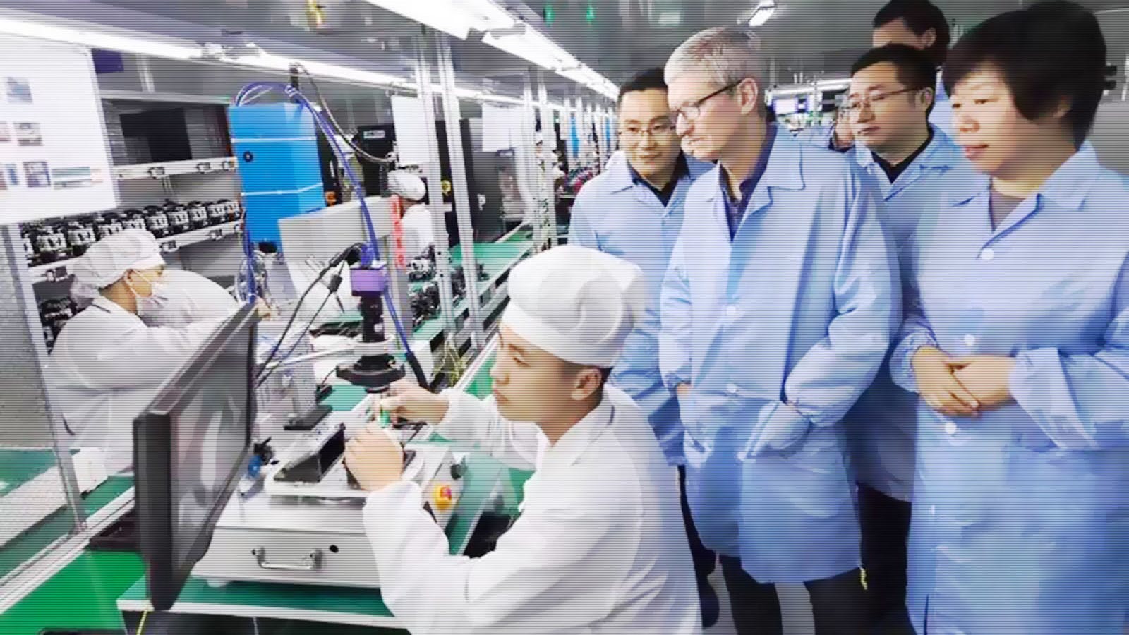 Apple CEO Tim Cook visiting a Luxshare plant in China in 2017. Photo by Luxshare