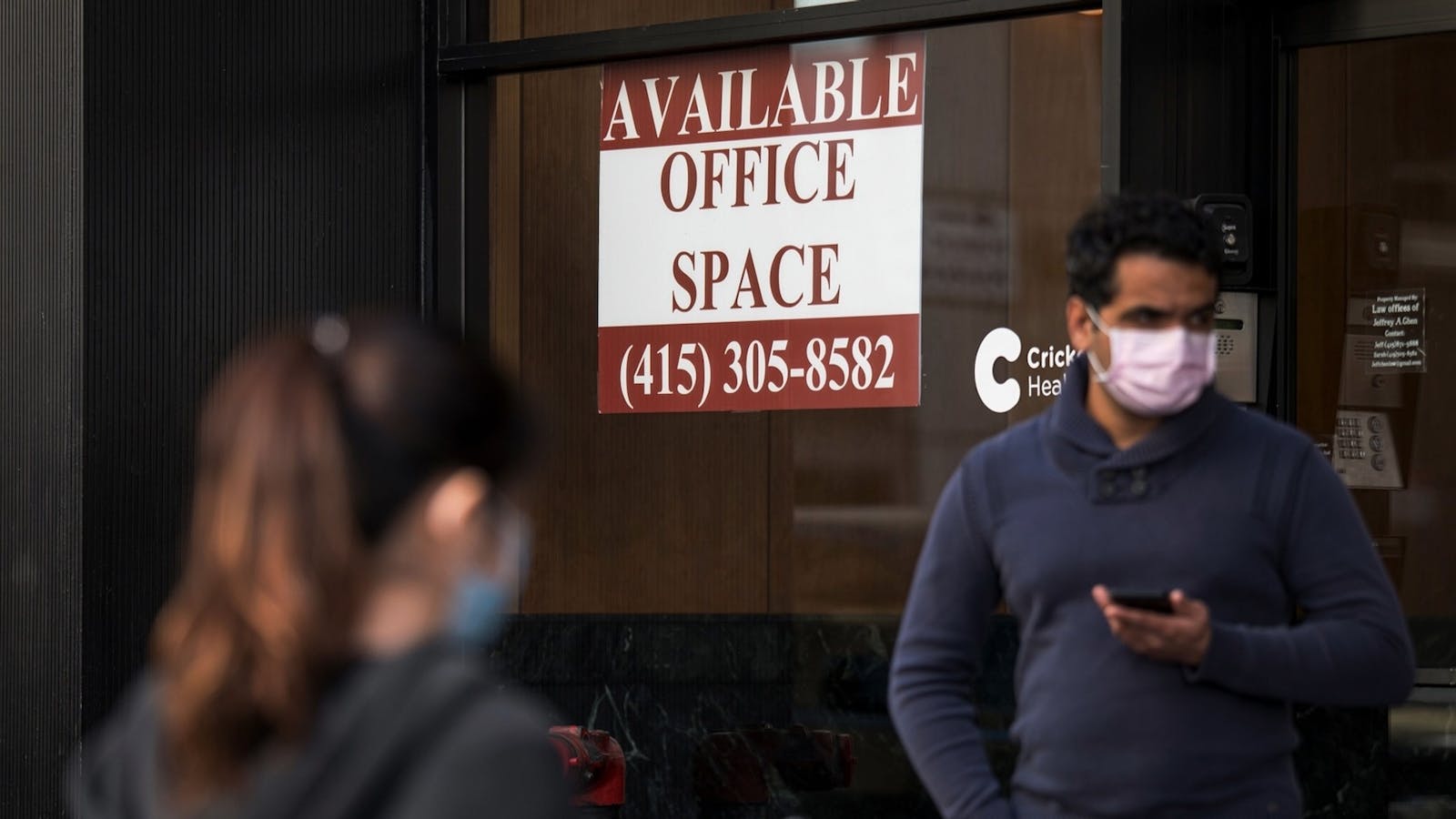 A street in San Francisco May 6. Even as coronavirus restrictions start to loosen, many office workers are likely to keep working from home. Photo: Bloomberg
