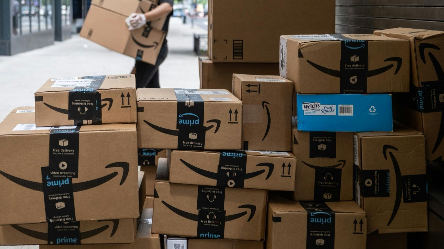 Amazon’s Big Quarter: The Information’s Tech Briefing