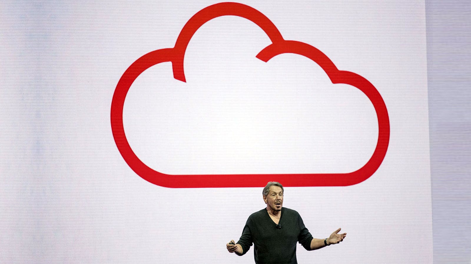 Larry Ellison discussing Oracle Cloud on stage in 2016. Photo by Bloomberg