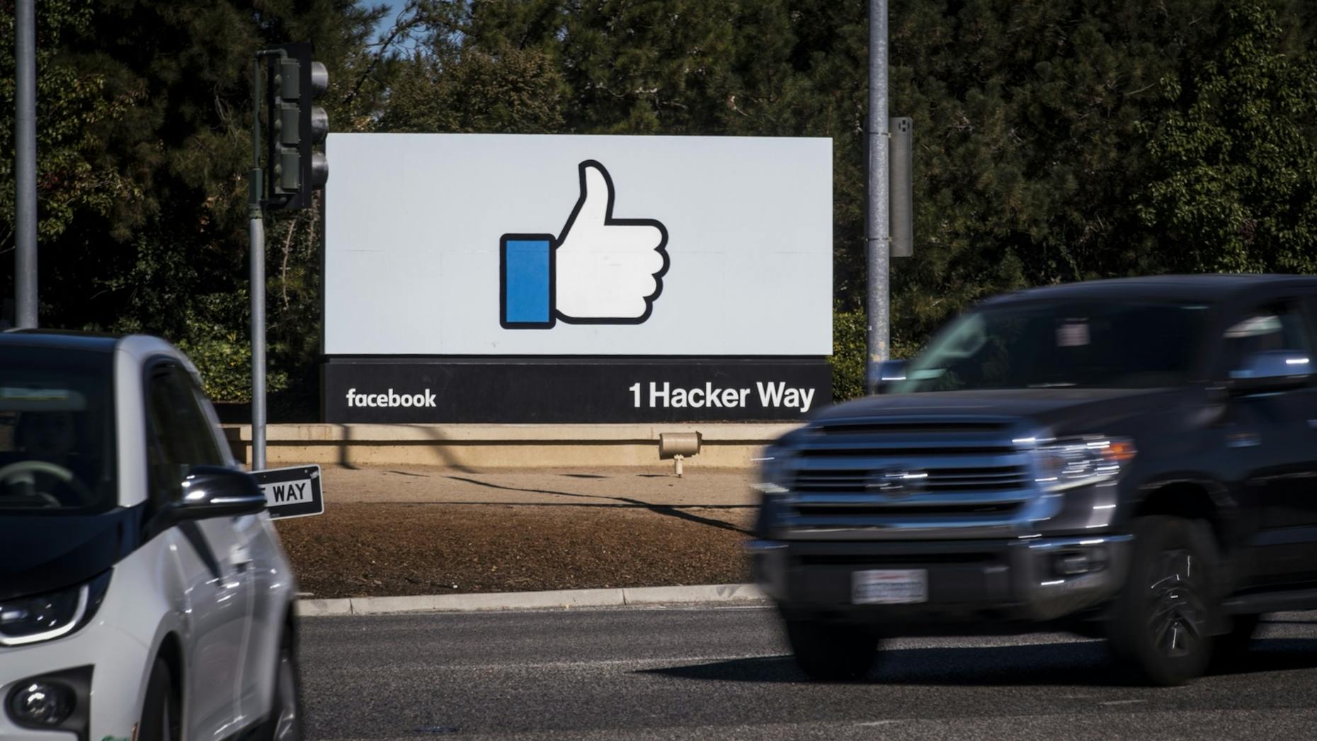 Following Trump Ban, Facebook Tells Employees to Avoid Wearing Company-Branded Apparel