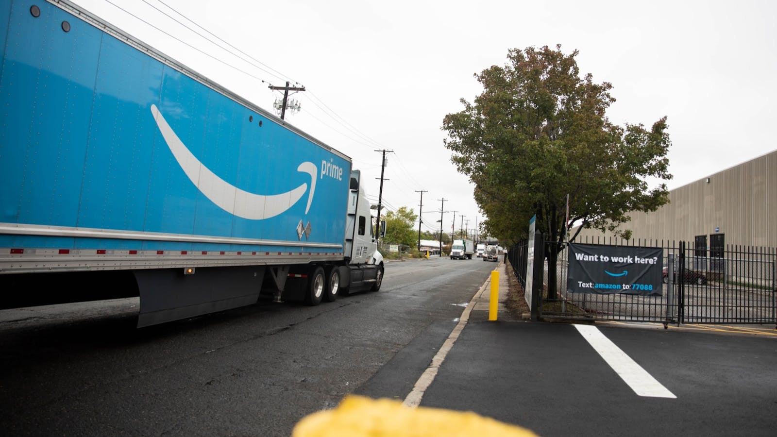 A truck next to an Amazon delivery station in New Jersey in October. Photo by Bloomberg